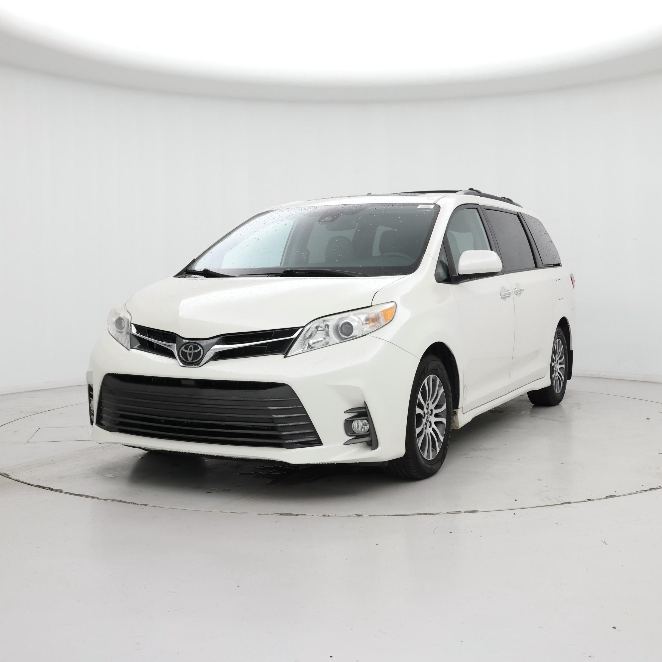 Thumbnail: 2020 Toyota Sienna - 4