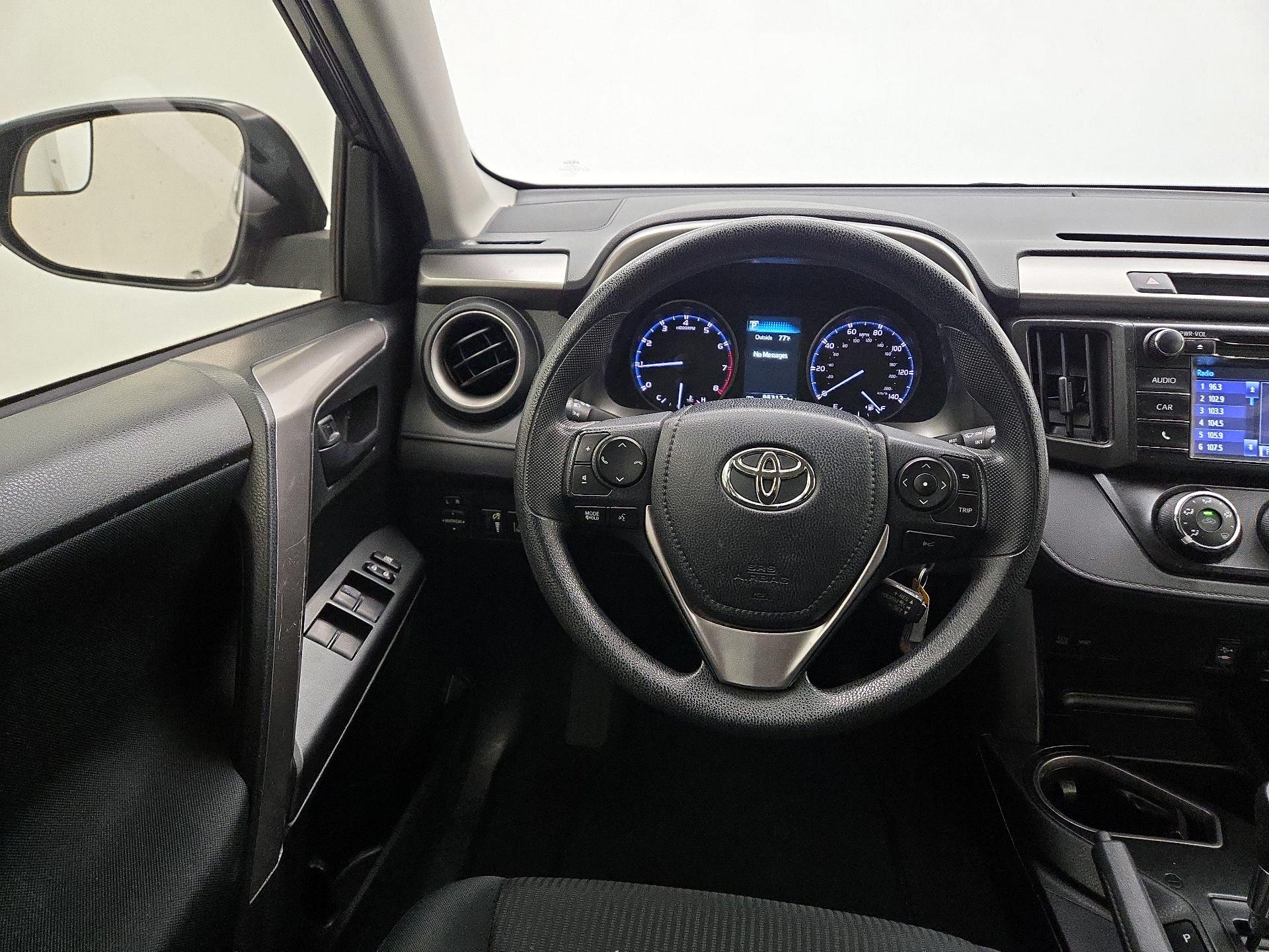 Thumbnail: 2017 Toyota RAV4 - 10