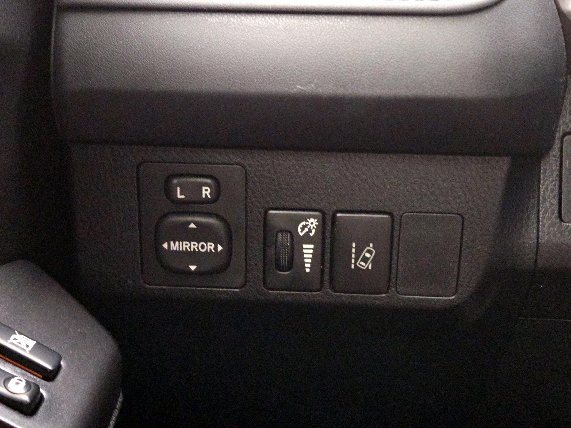 Thumbnail: 2017 Toyota RAV4 - 13
