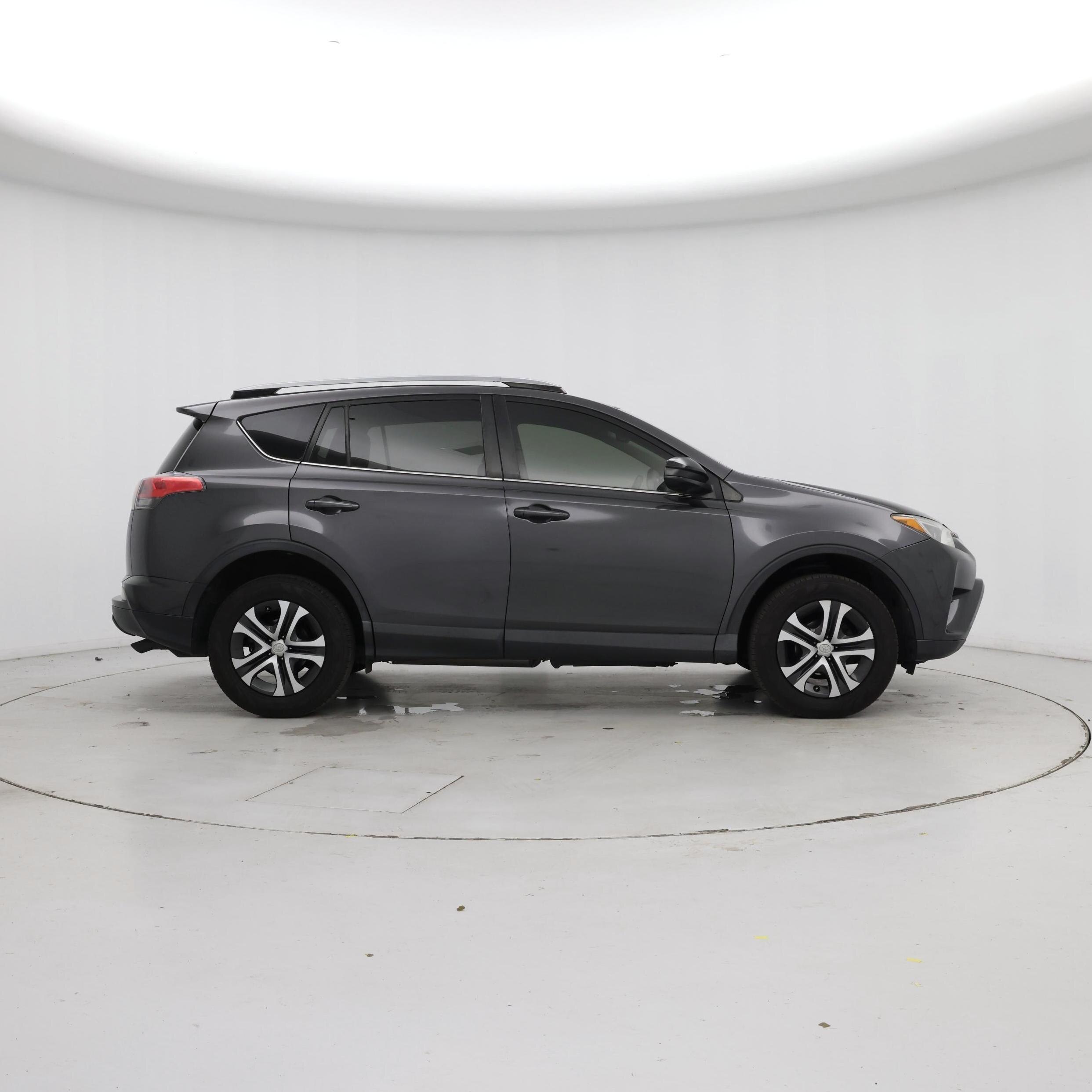 Thumbnail: 2017 Toyota RAV4 - 7