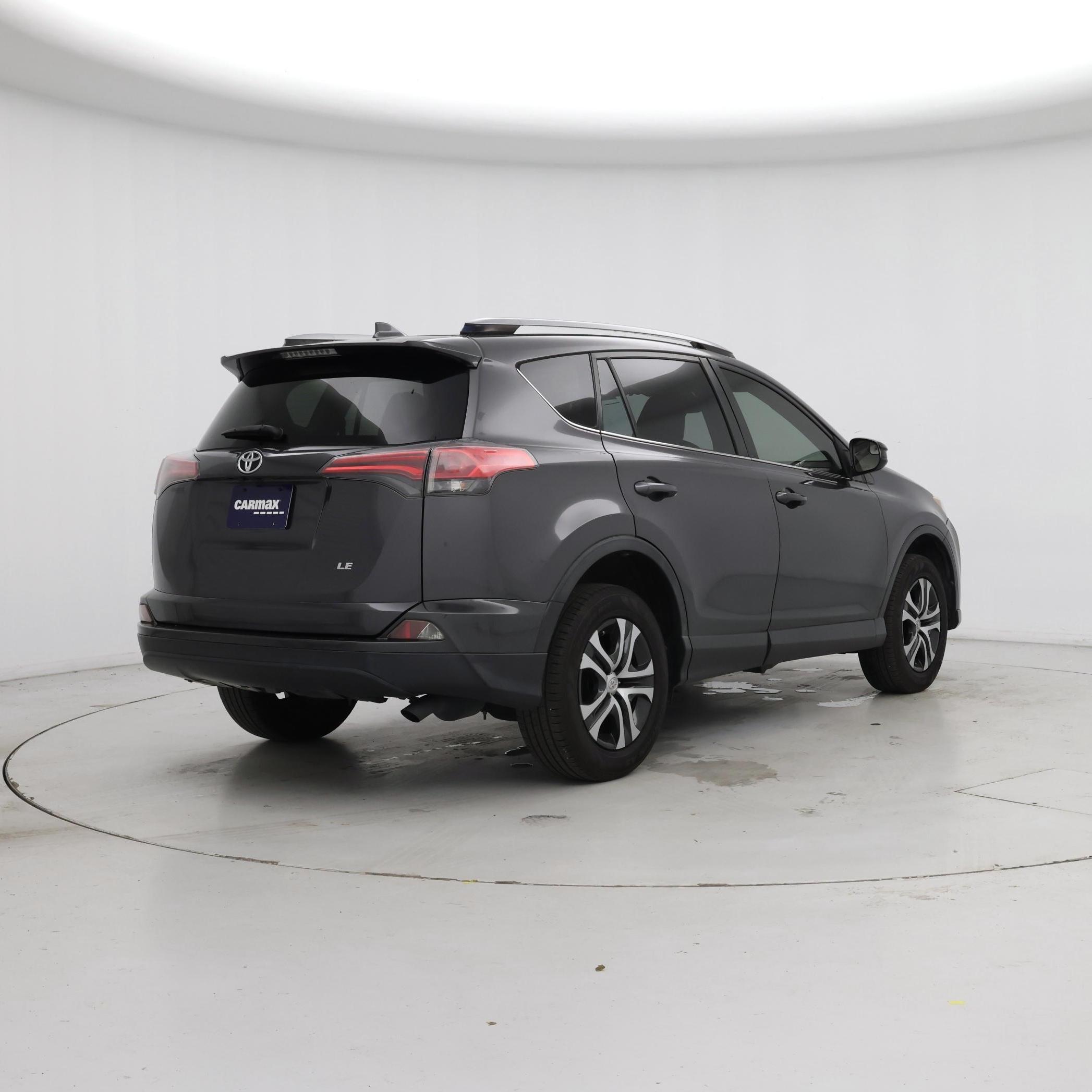 Thumbnail: 2017 Toyota RAV4 - 8