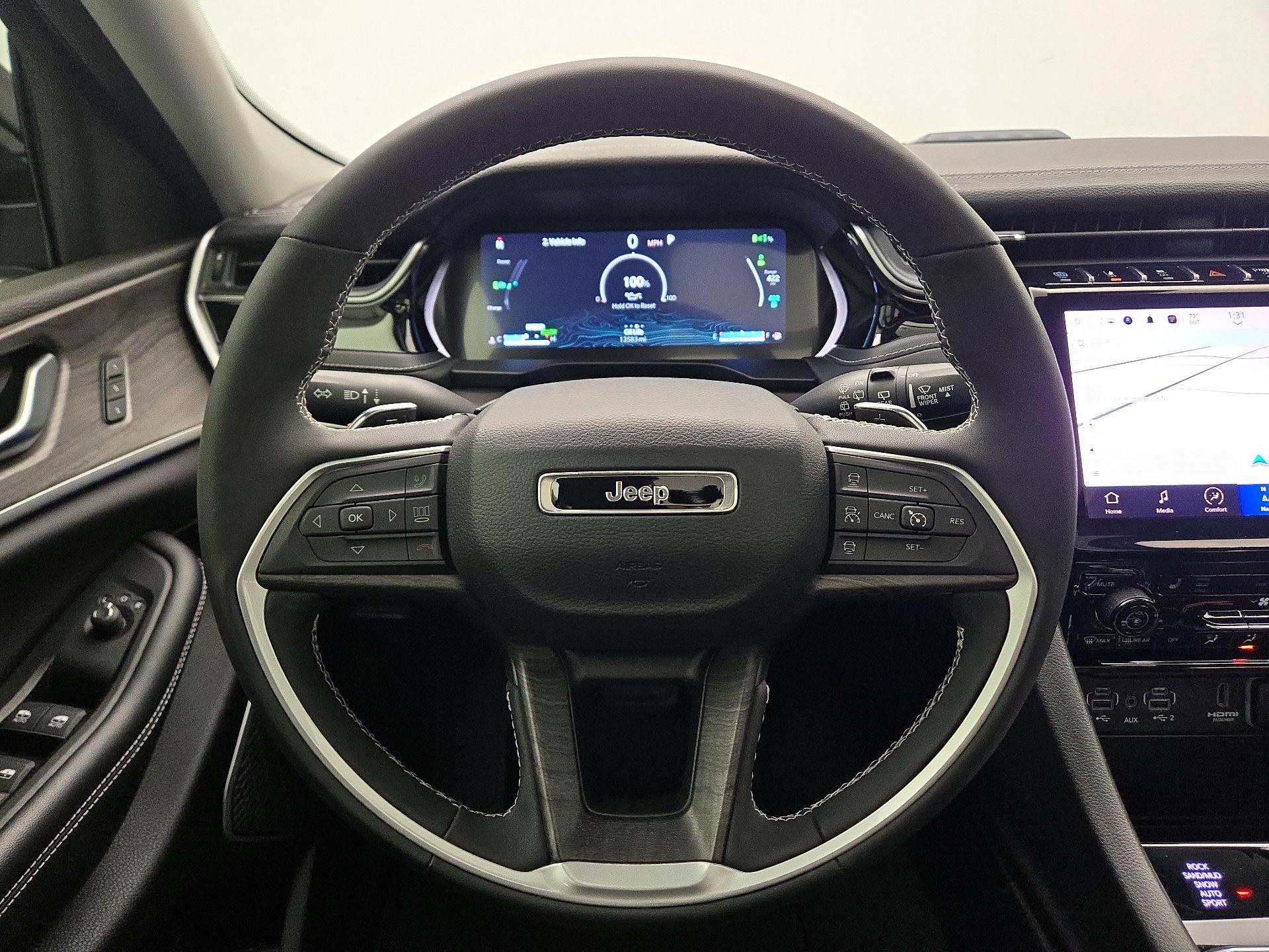 Thumbnail: 2023 Jeep Grand Cherokee - 10
