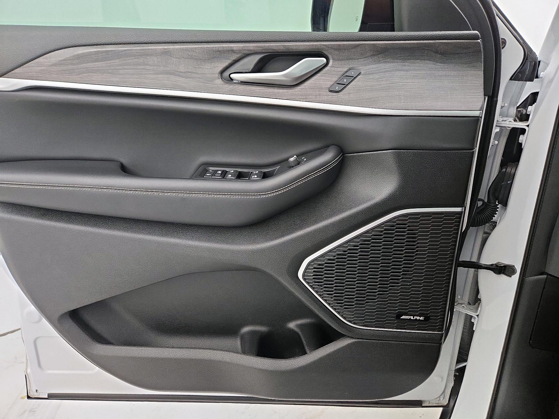 Thumbnail: 2023 Jeep Grand Cherokee - 12