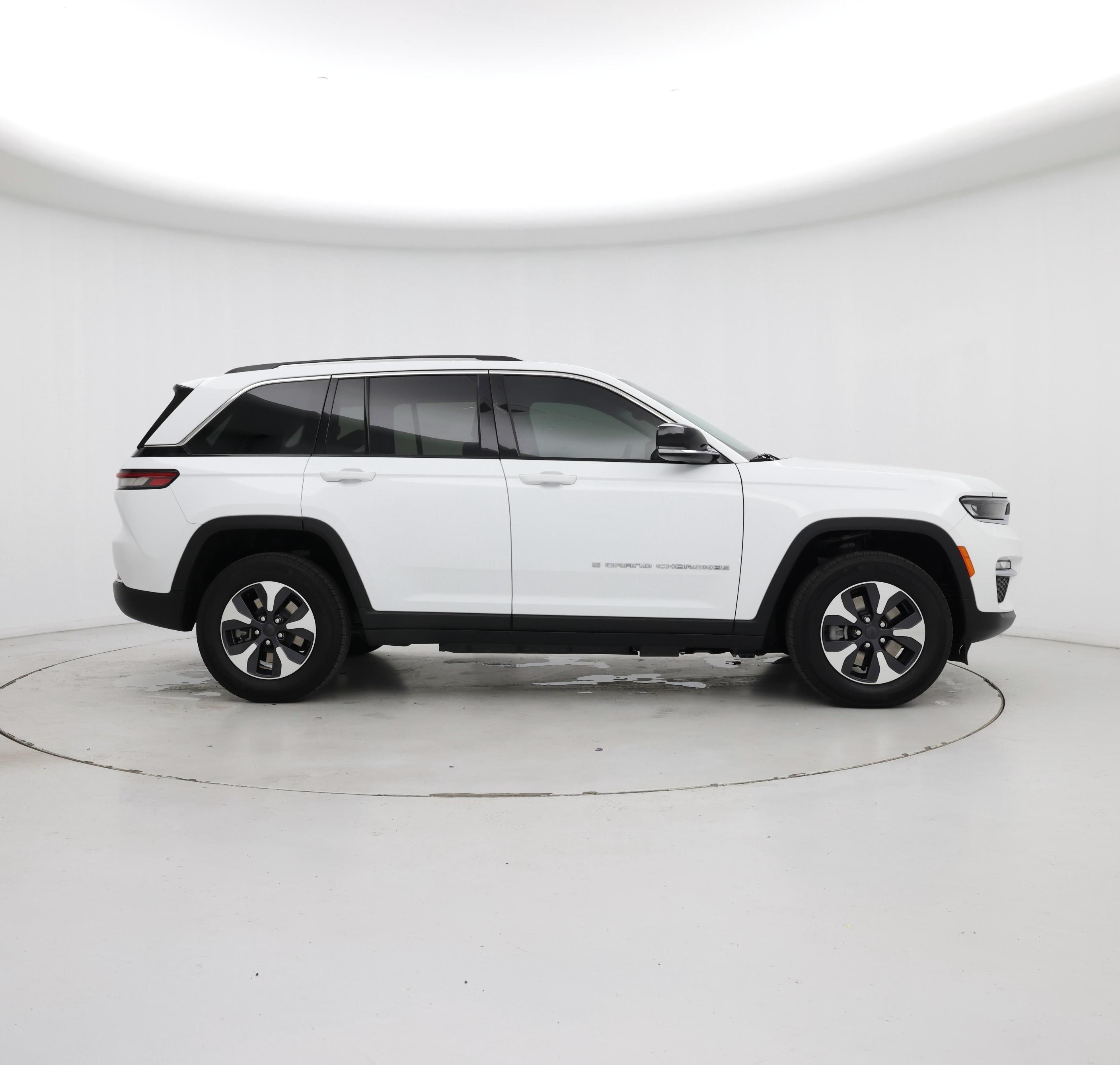 Thumbnail: 2023 Jeep Grand Cherokee - 7