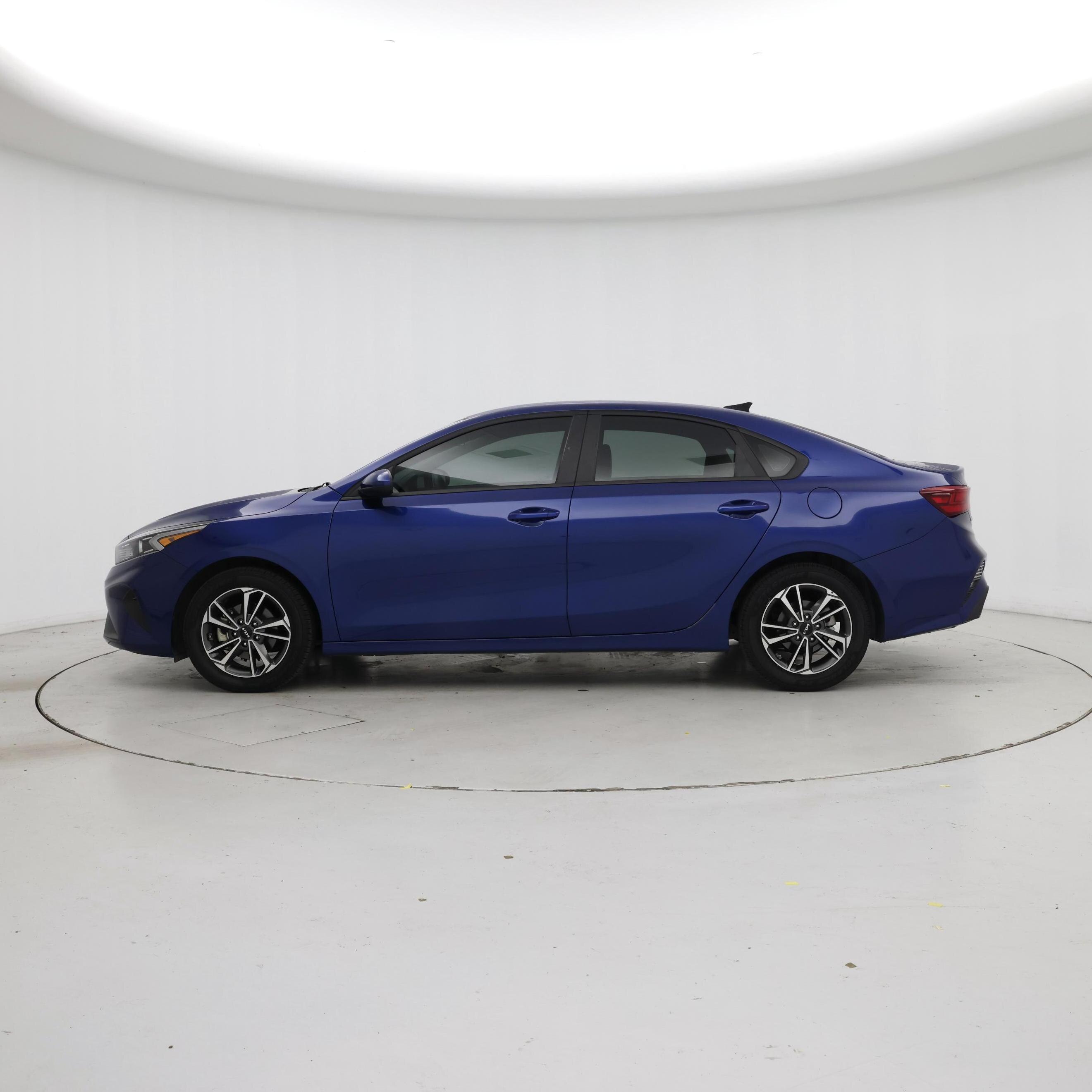 Thumbnail: 2023 Kia Forte - 3