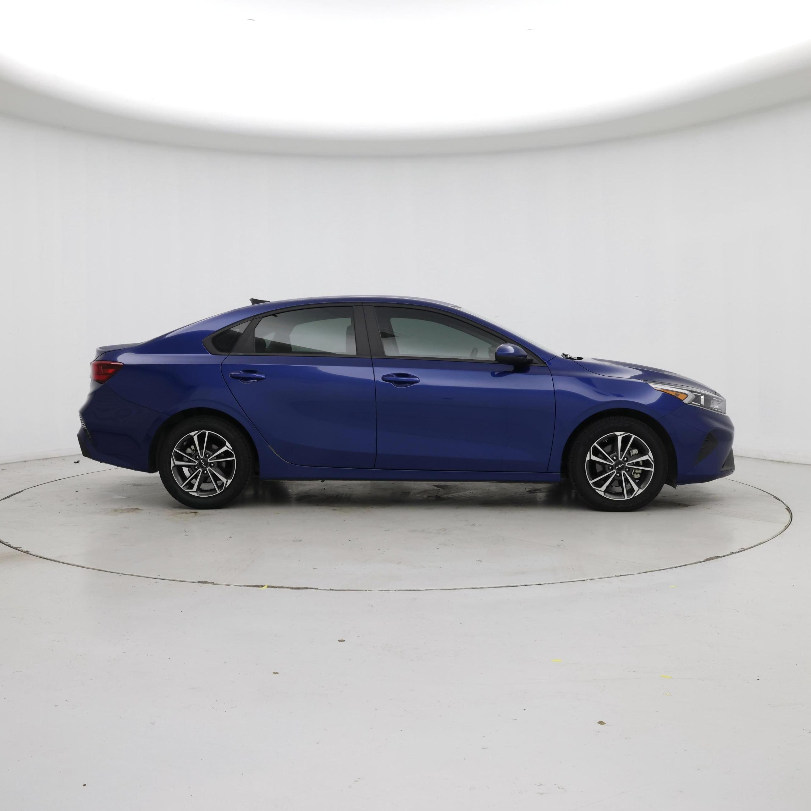 Thumbnail: 2023 Kia Forte - 7
