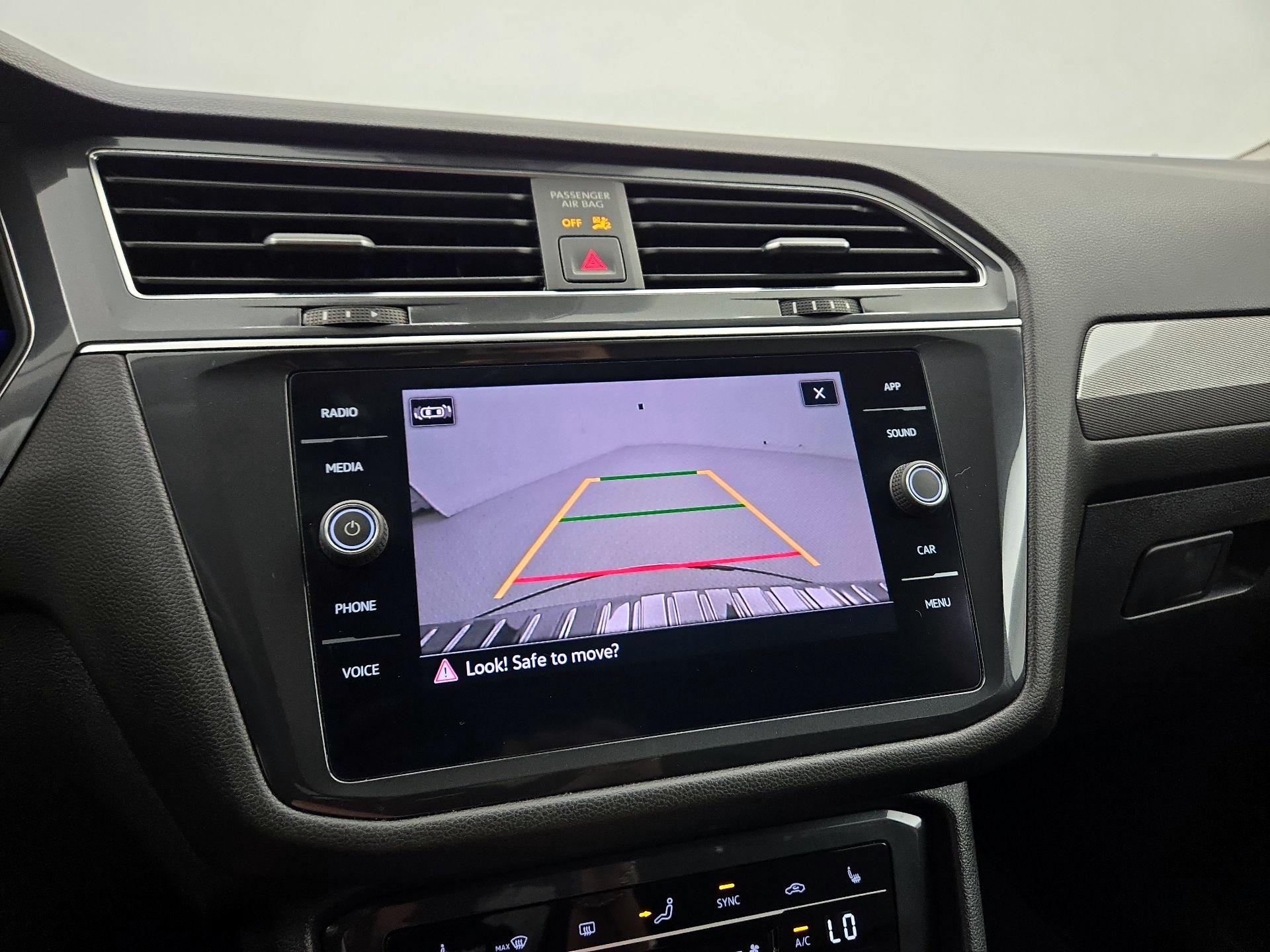 Thumbnail: 2022 Volkswagen Tiguan - 14