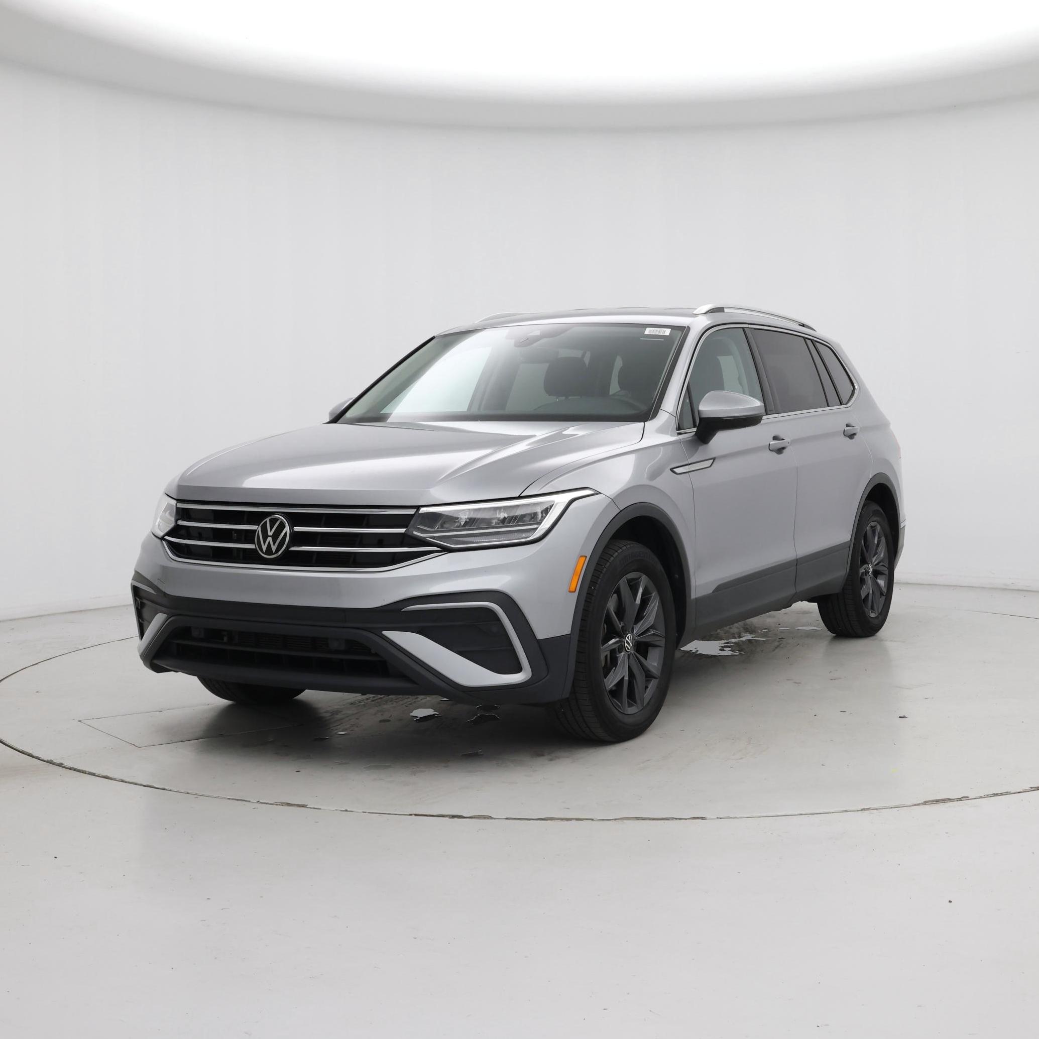 Thumbnail: 2022 Volkswagen Tiguan - 4