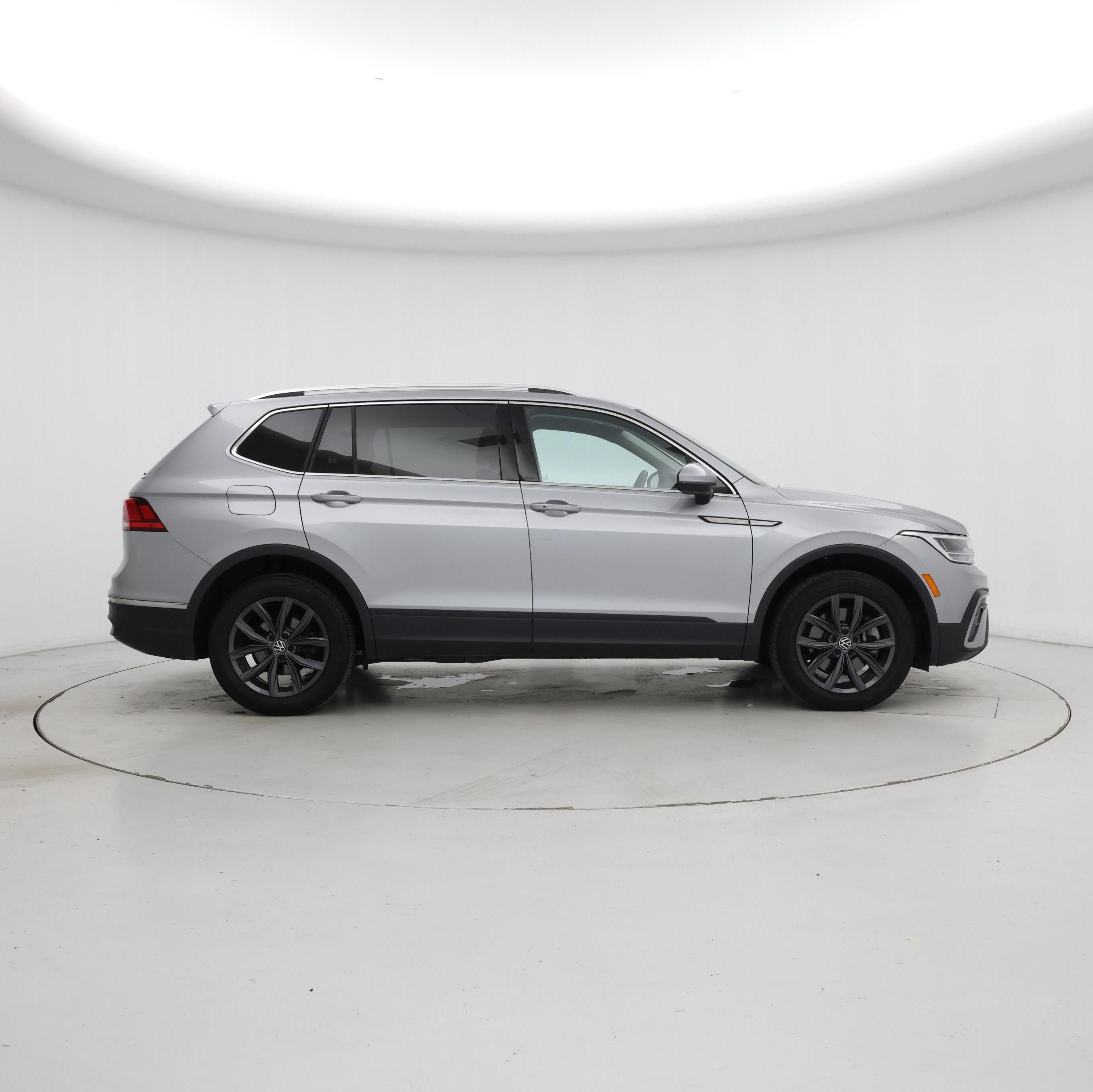 Thumbnail: 2022 Volkswagen Tiguan - 7
