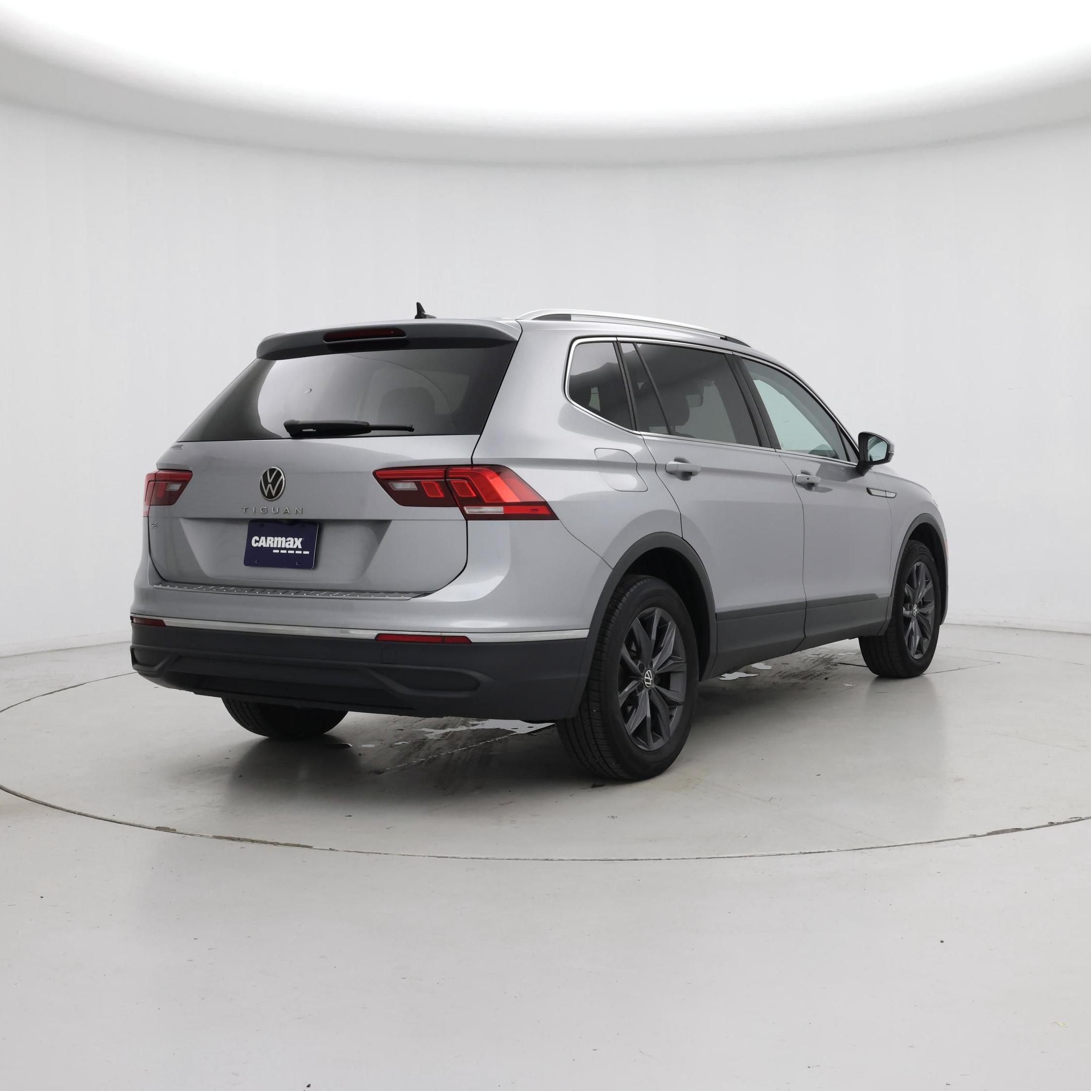 Thumbnail: 2022 Volkswagen Tiguan - 8
