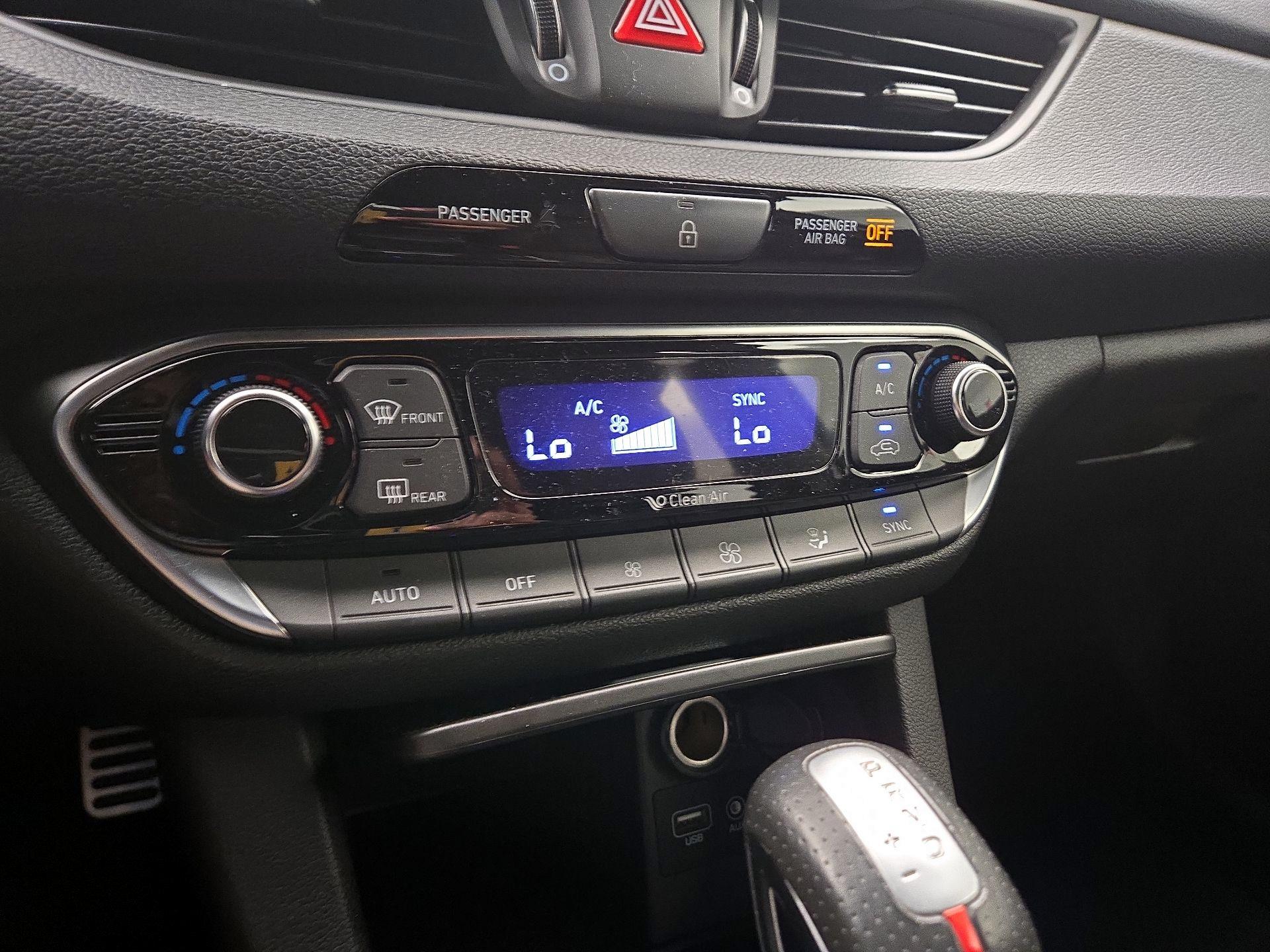 Thumbnail: 2020 Hyundai Elantra - 16