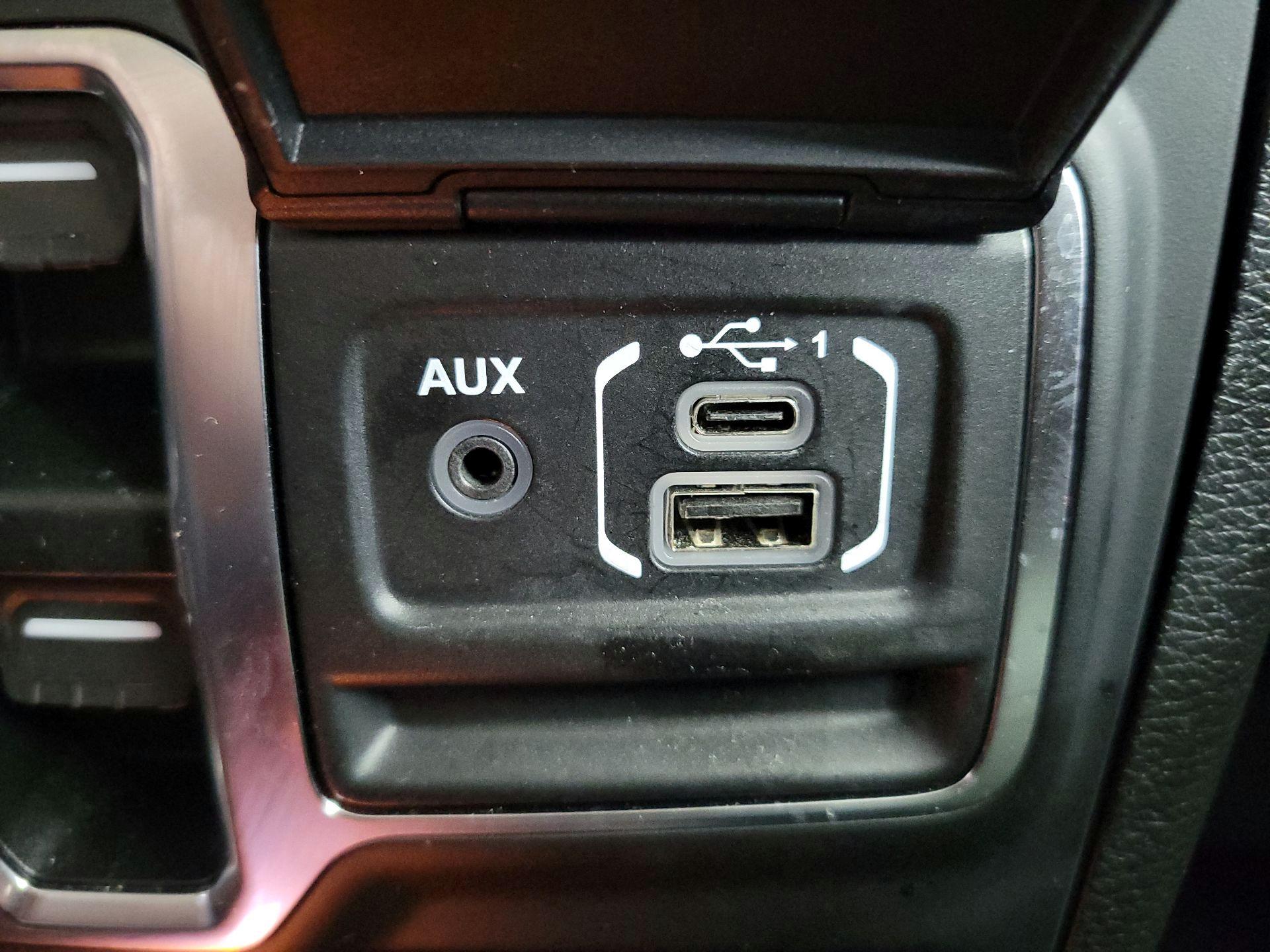Thumbnail: 2021 Jeep Wrangler - 18