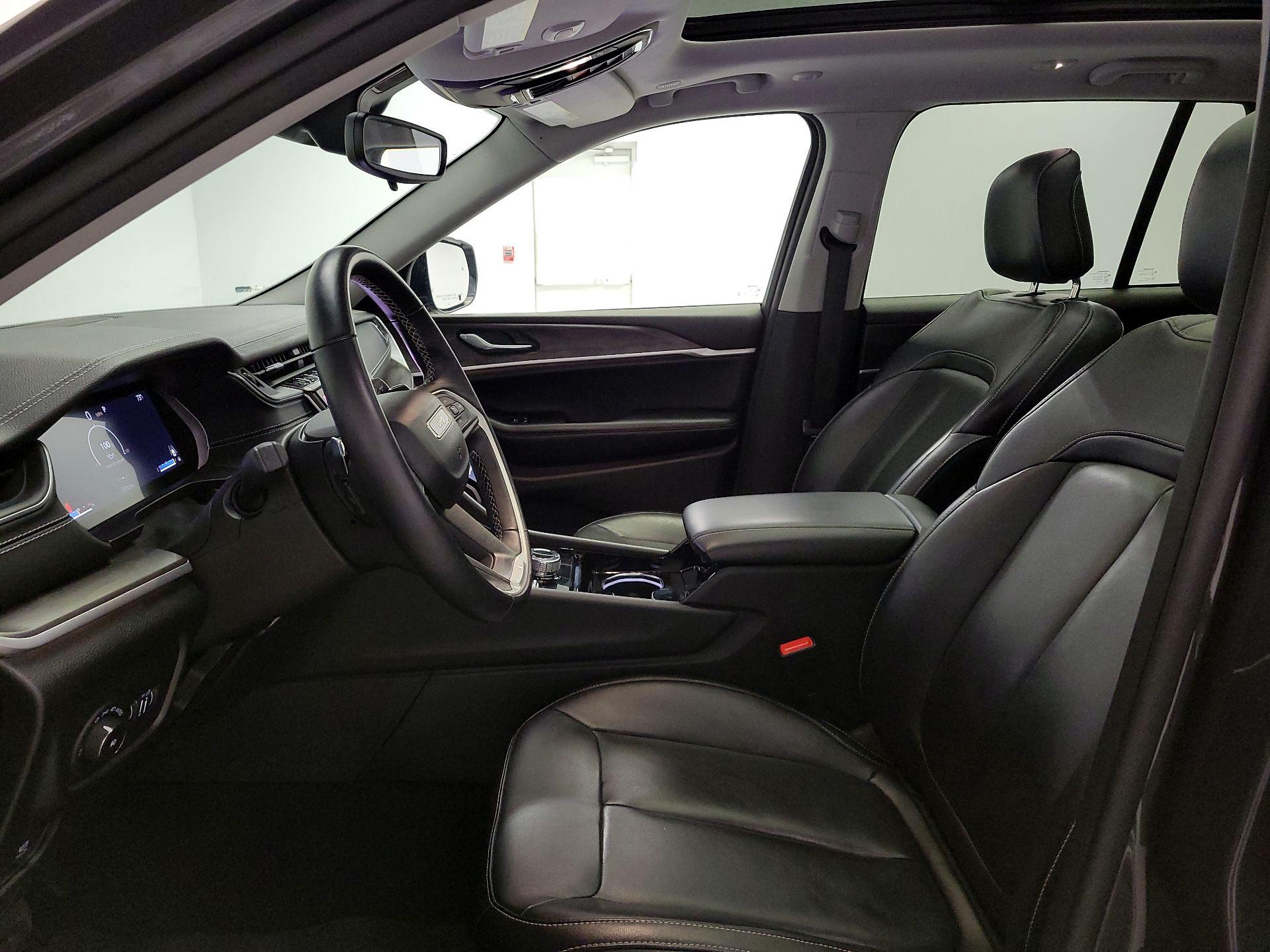 Thumbnail: 2022 Jeep Grand Cherokee - 11