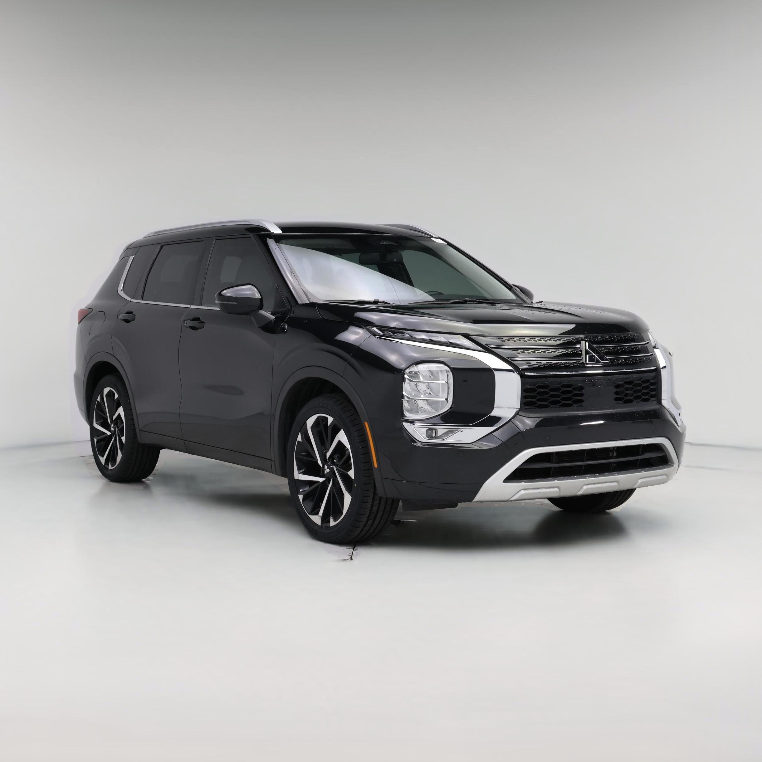 Thumbnail: 2023 Mitsubishi Outlander - 1