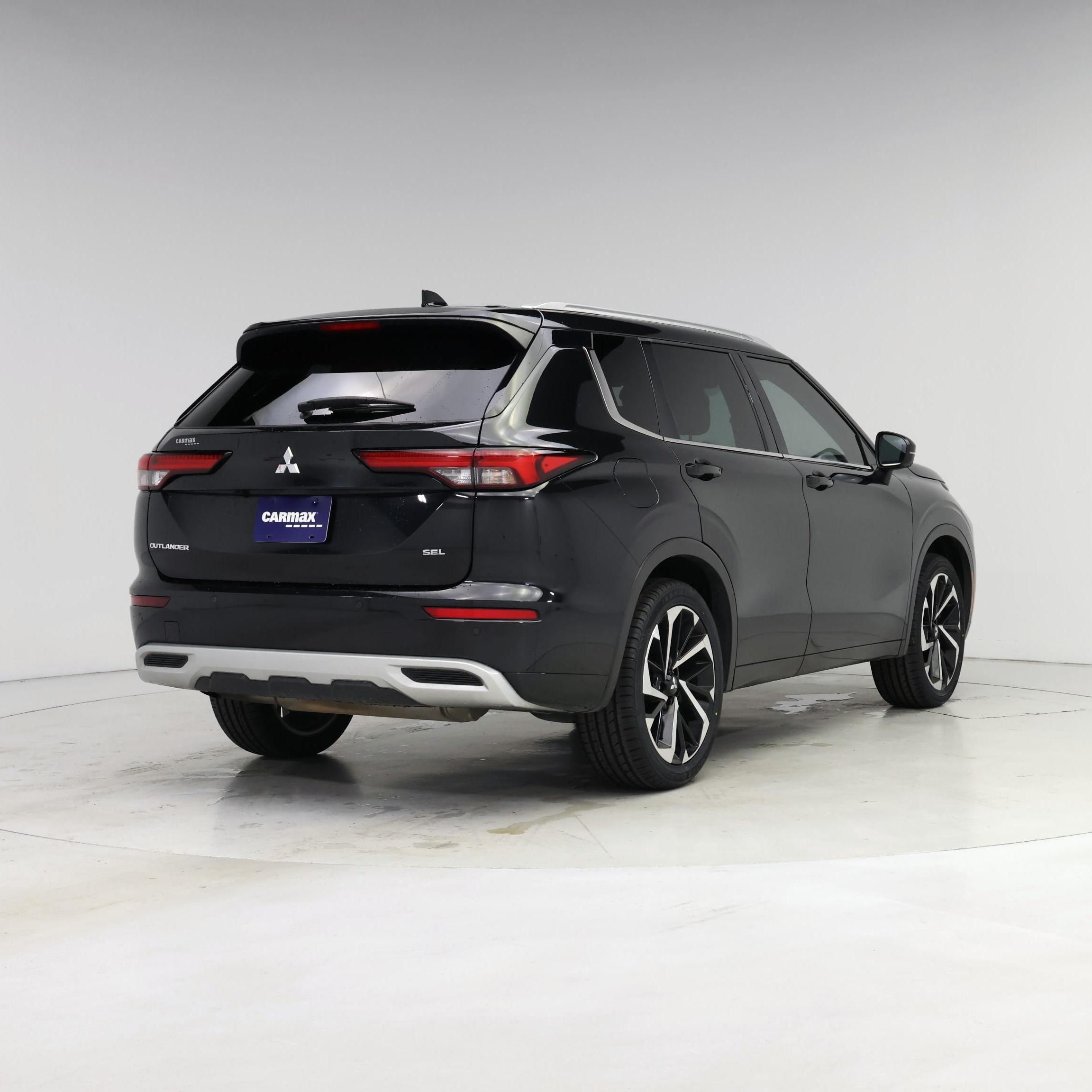 Thumbnail: 2023 Mitsubishi Outlander - 8