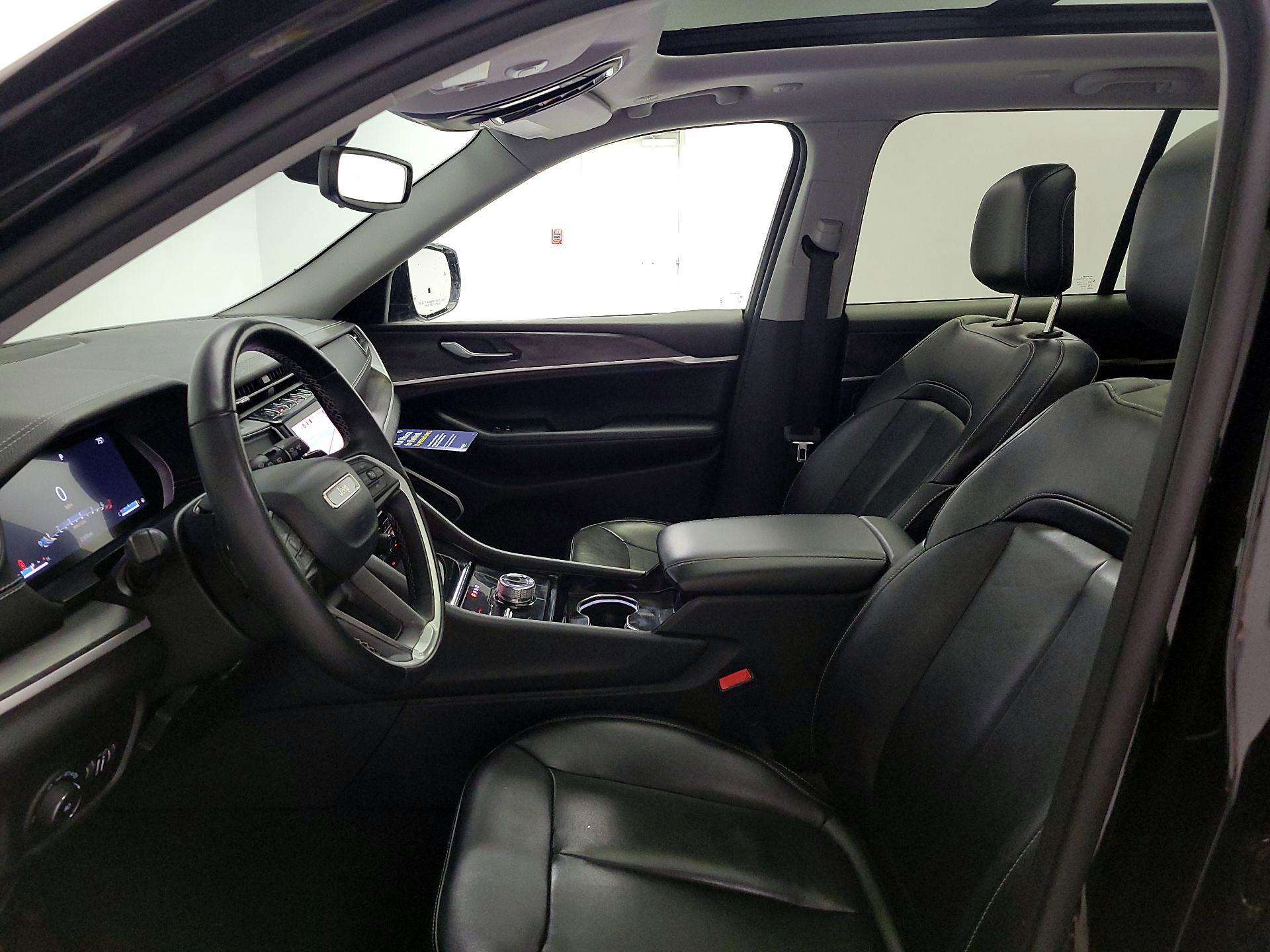 Thumbnail: 2022 Jeep Grand Cherokee - 11