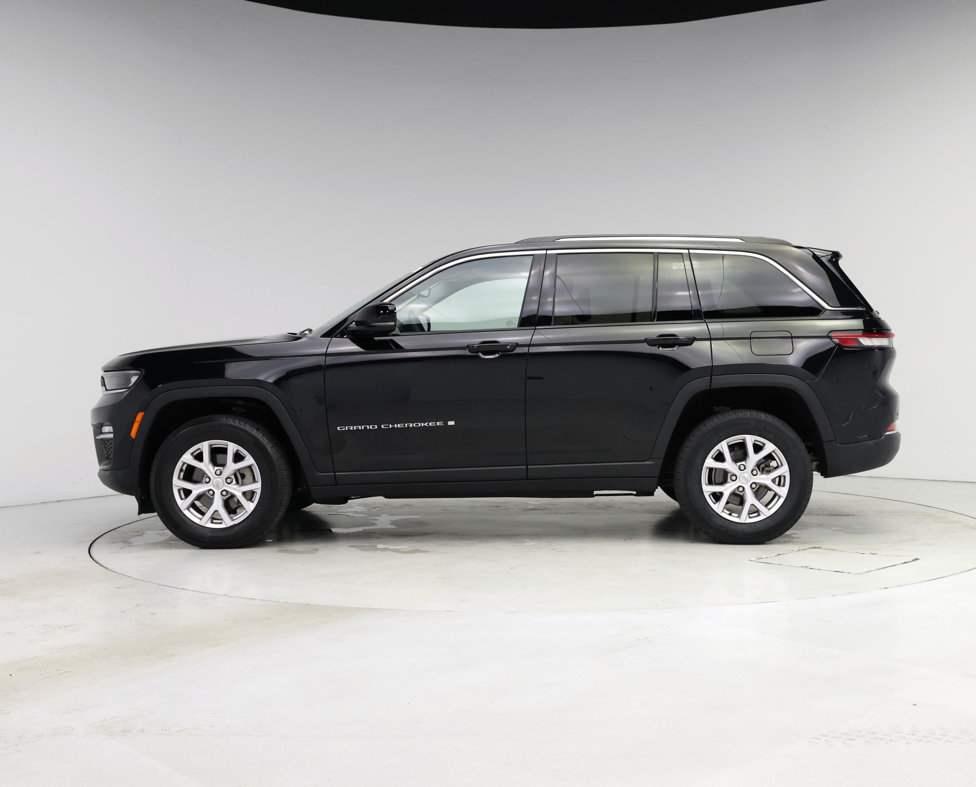 Thumbnail: 2022 Jeep Grand Cherokee - 3