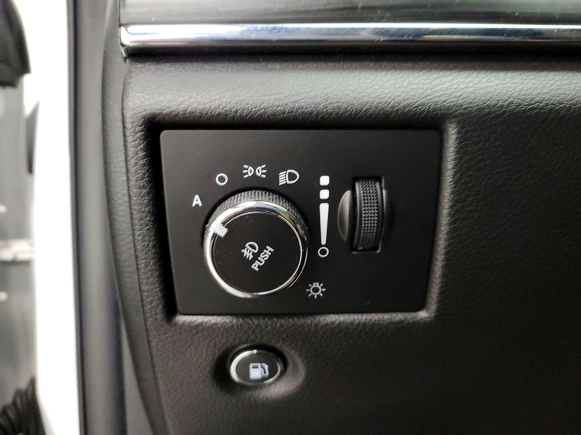 Thumbnail: 2020 Jeep Grand Cherokee - 13
