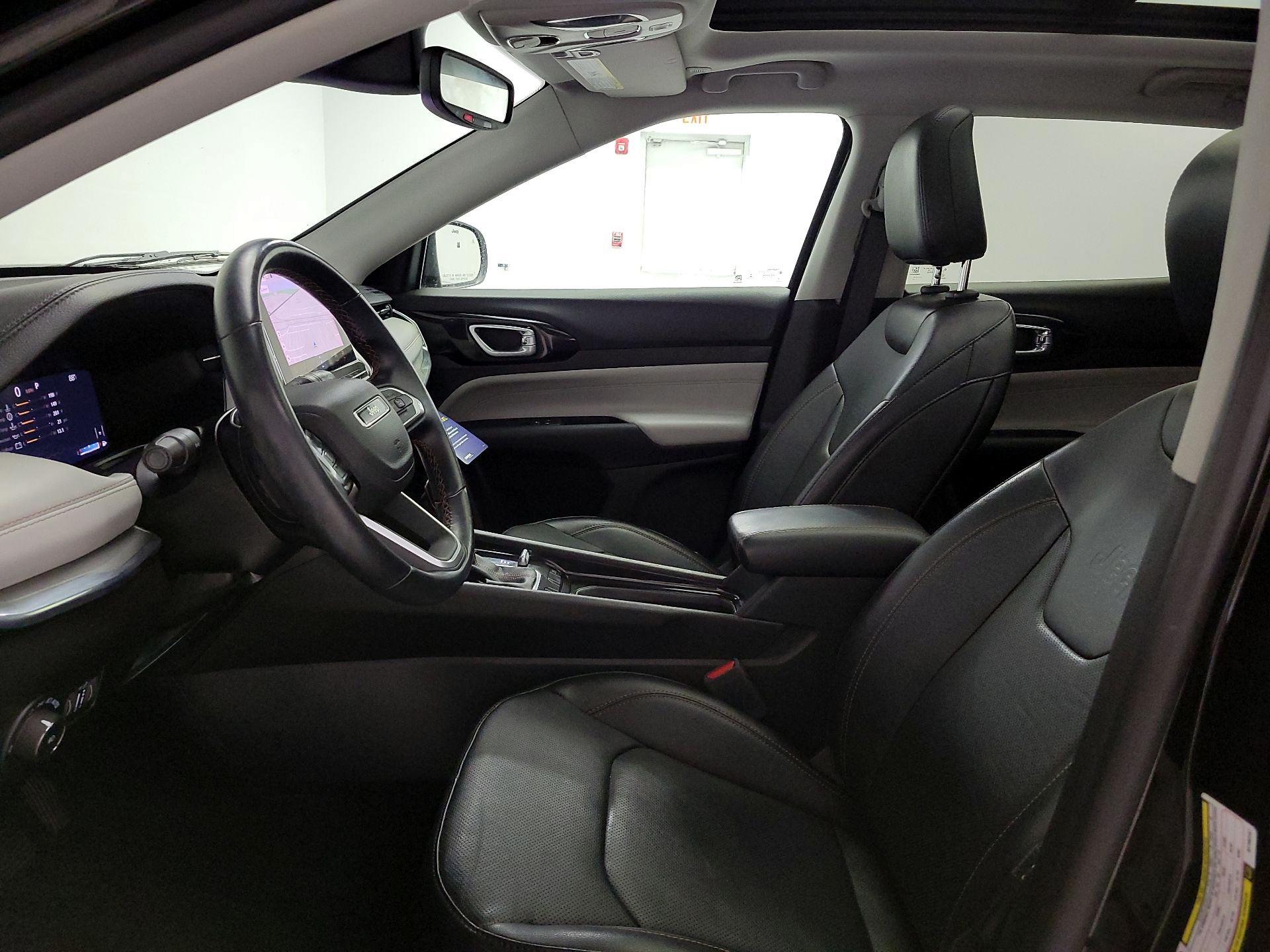 Thumbnail: 2022 Jeep Compass - 11