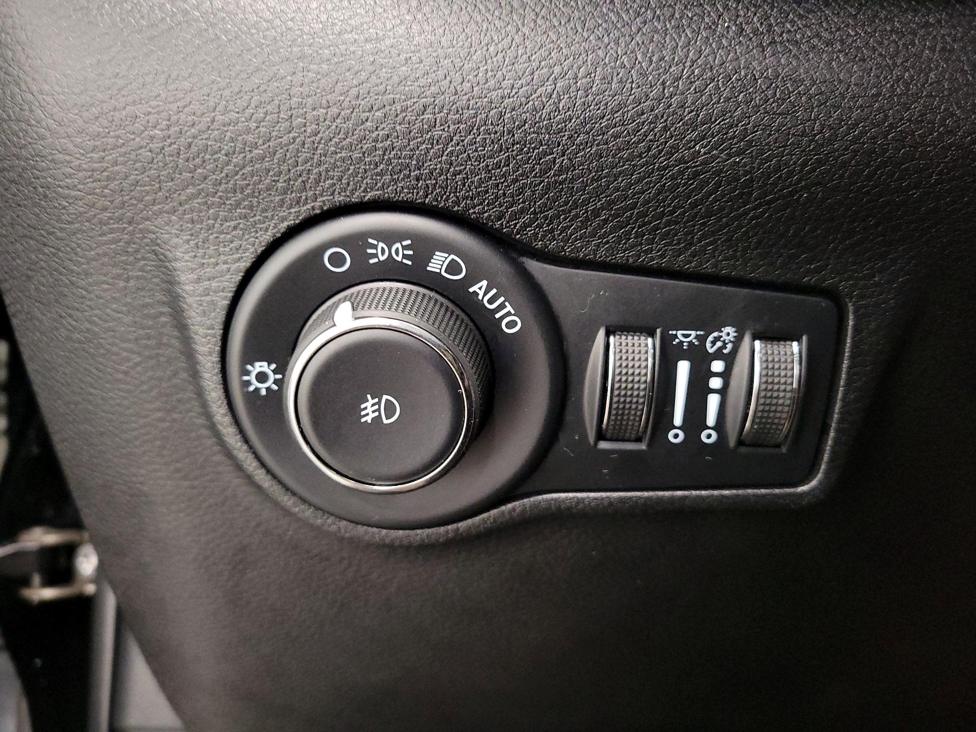 Thumbnail: 2022 Jeep Compass - 13