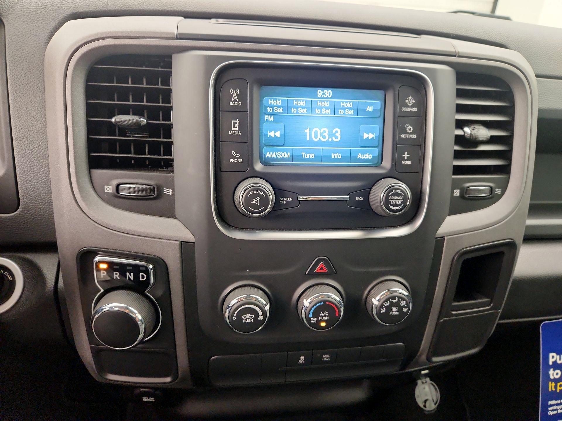 Thumbnail: 2020 RAM 1500 Classic - 16