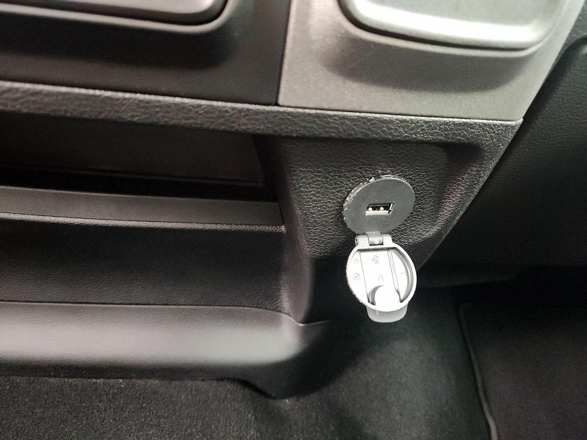 Thumbnail: 2020 RAM 1500 Classic - 18