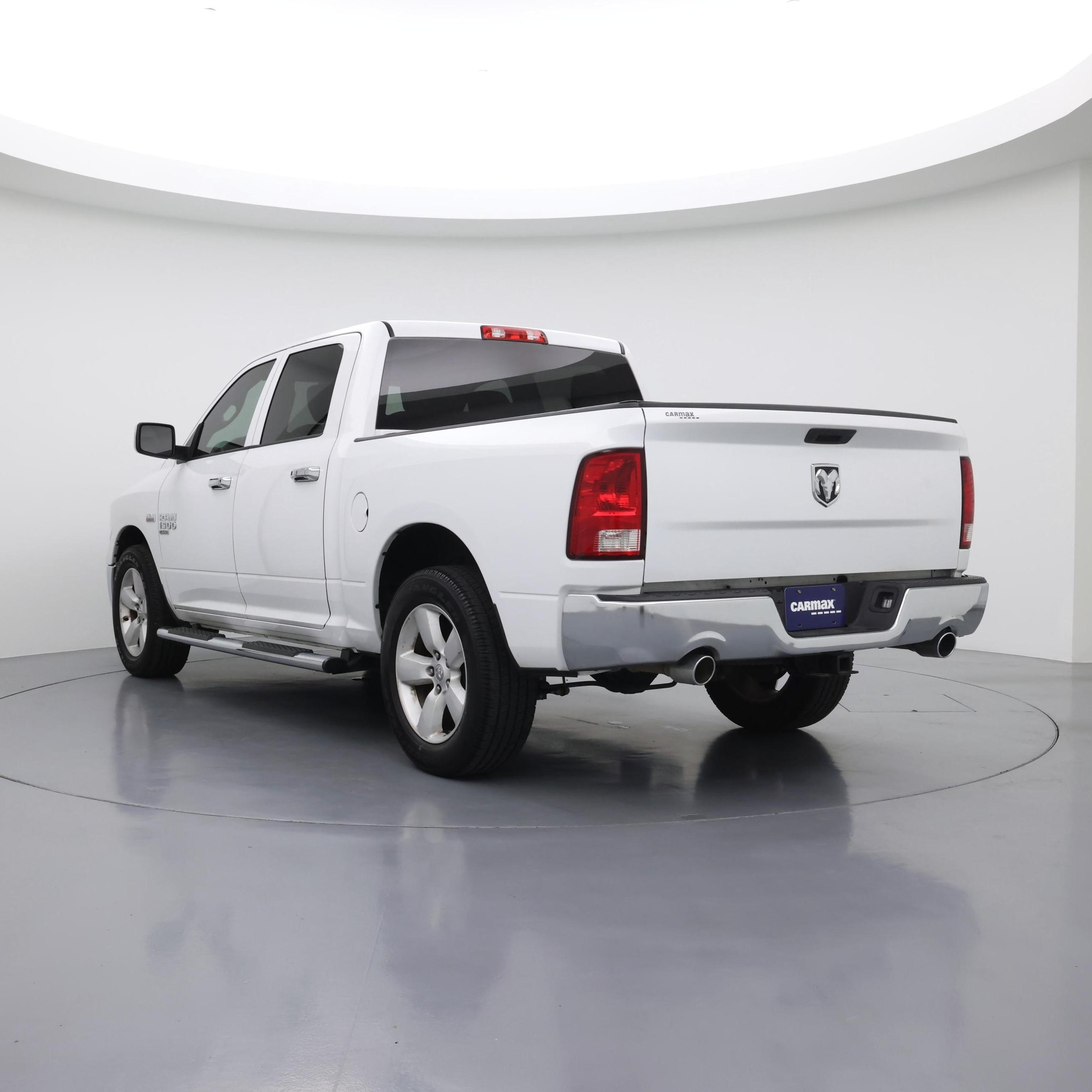 Thumbnail: 2020 RAM 1500 Classic - 2