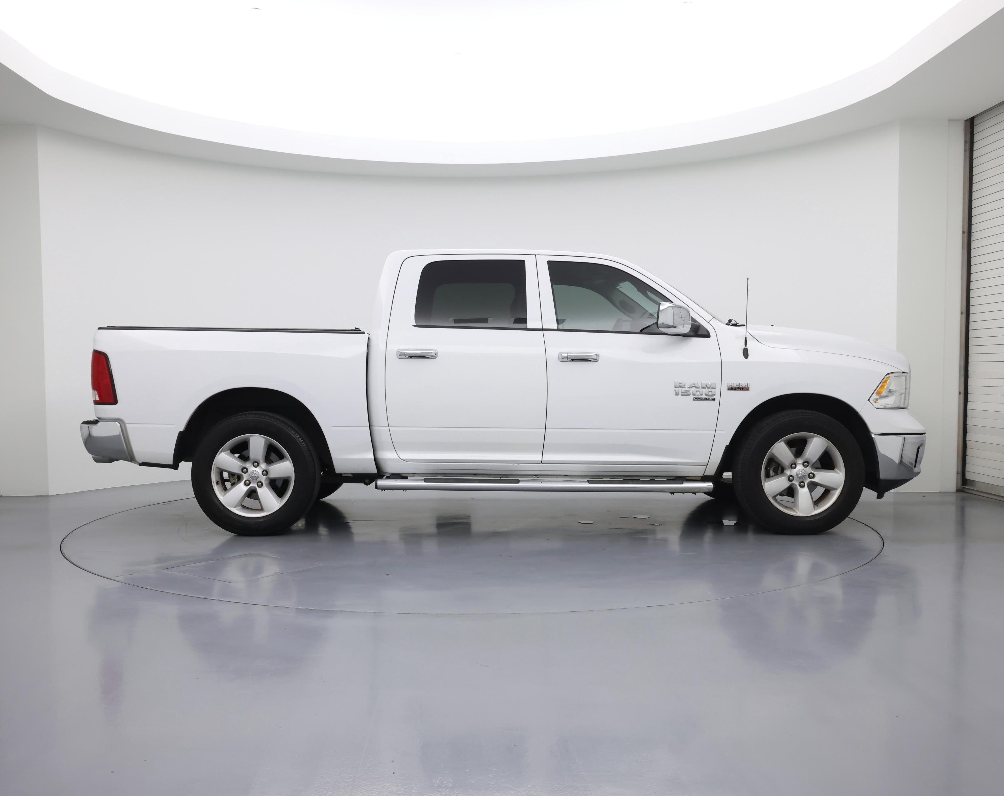 Thumbnail: 2020 RAM 1500 Classic - 7