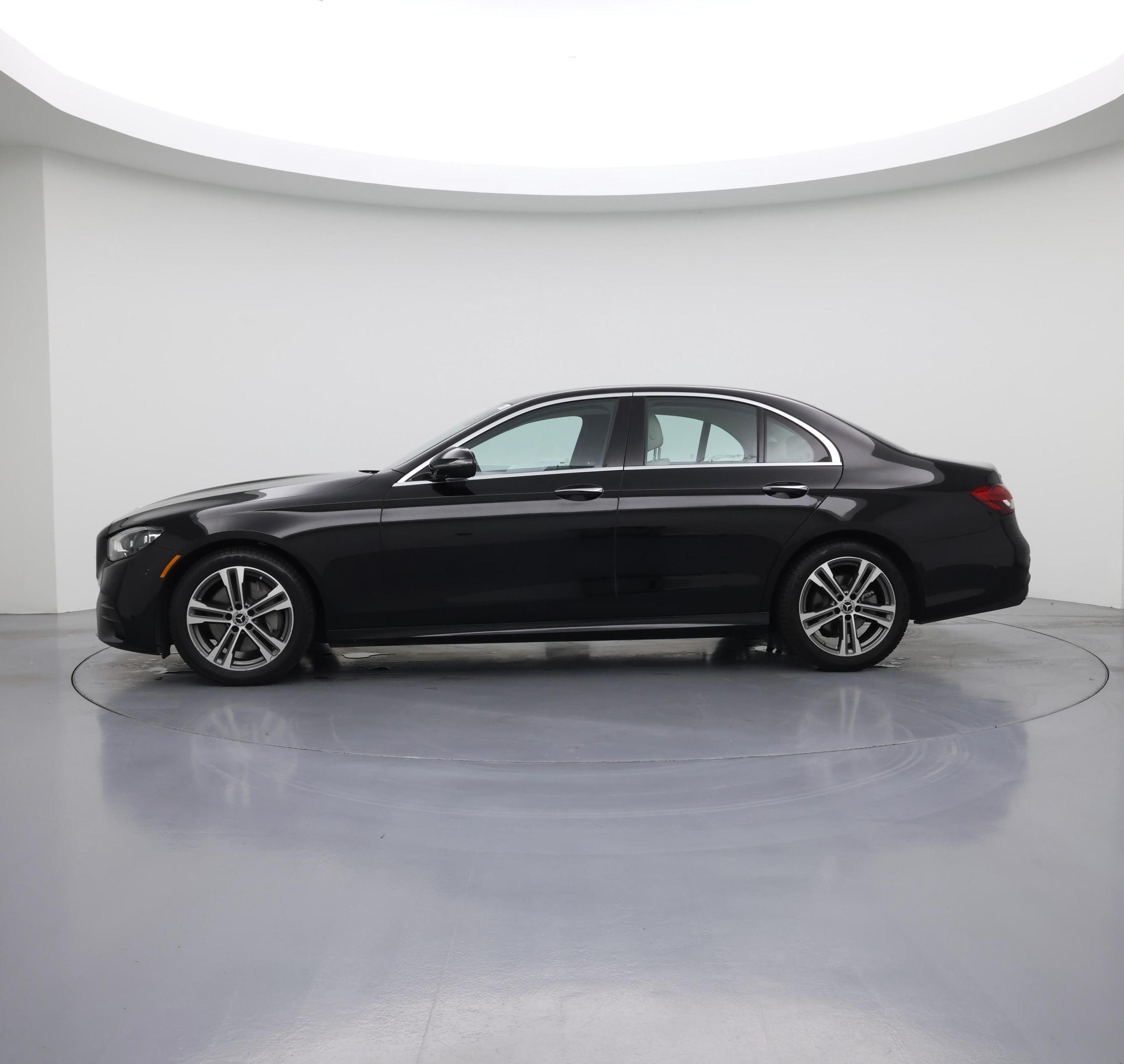 Thumbnail: 2022 Mercedes-Benz E-Class - 3