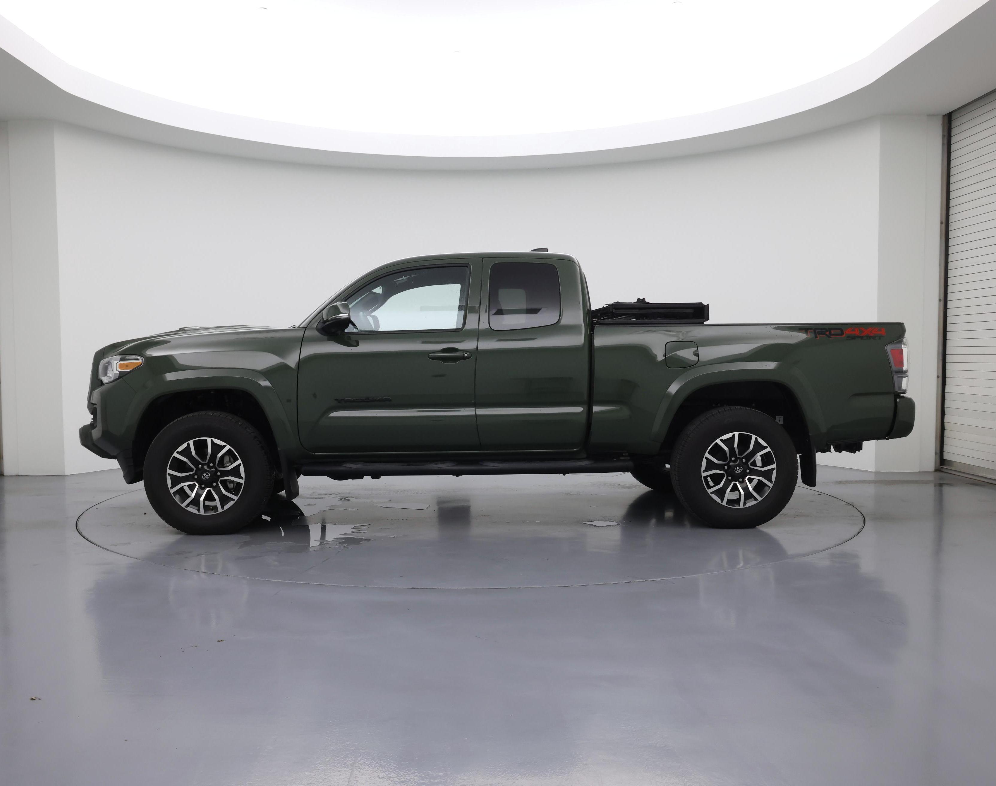 Thumbnail: 2022 Toyota Tacoma - 3