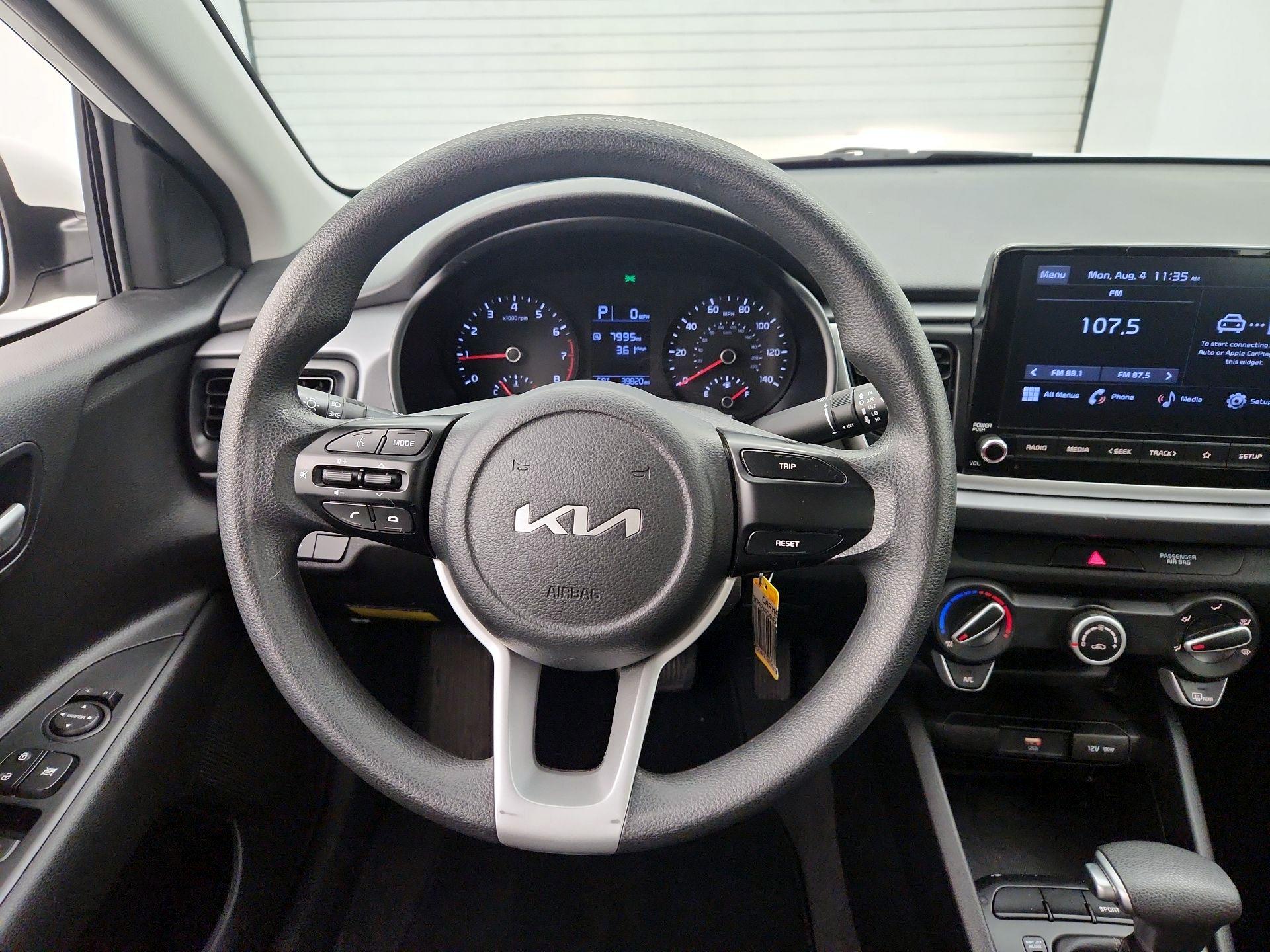 Thumbnail: 2022 Kia Rio - 10