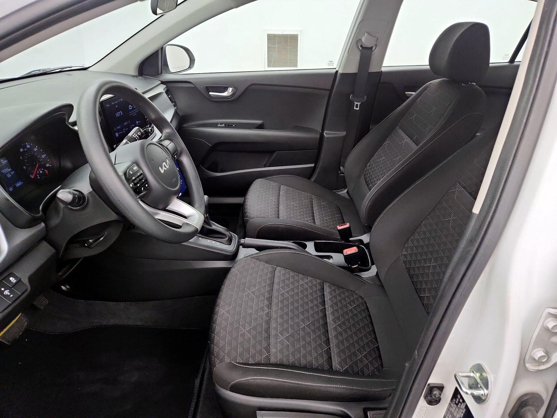 Thumbnail: 2022 Kia Rio - 11