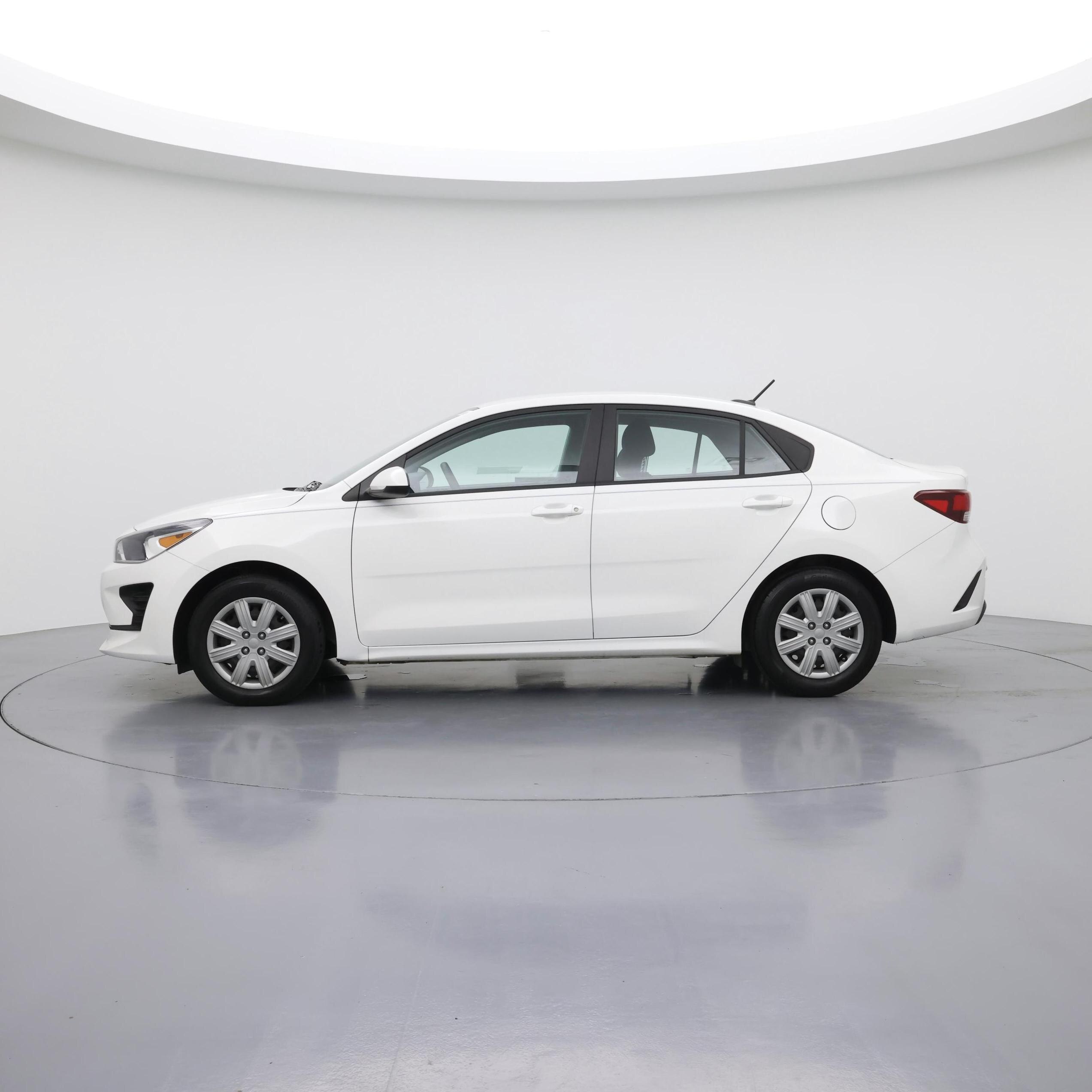 Thumbnail: 2022 Kia Rio - 3