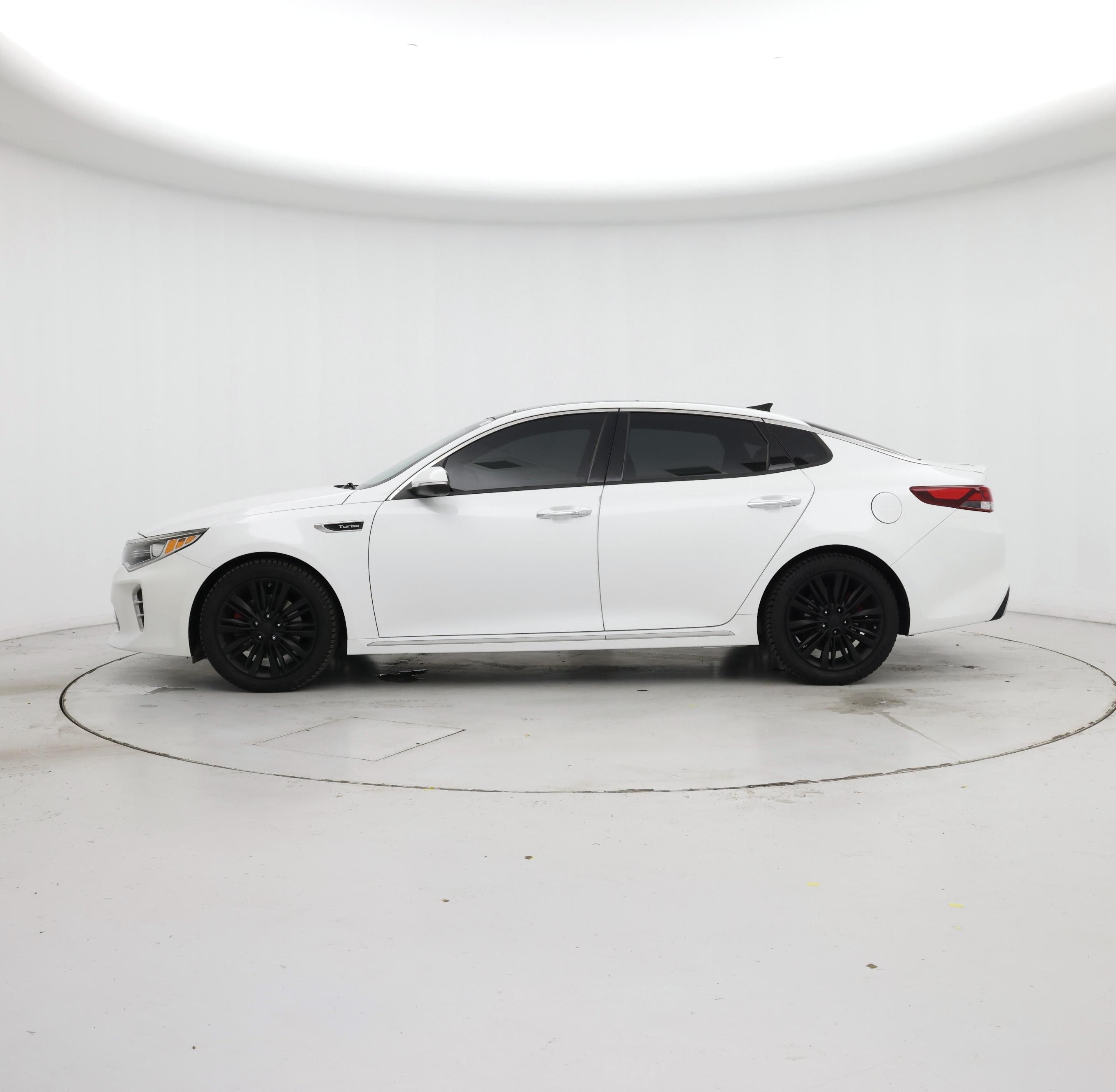 Thumbnail: 2016 Kia Optima - 3