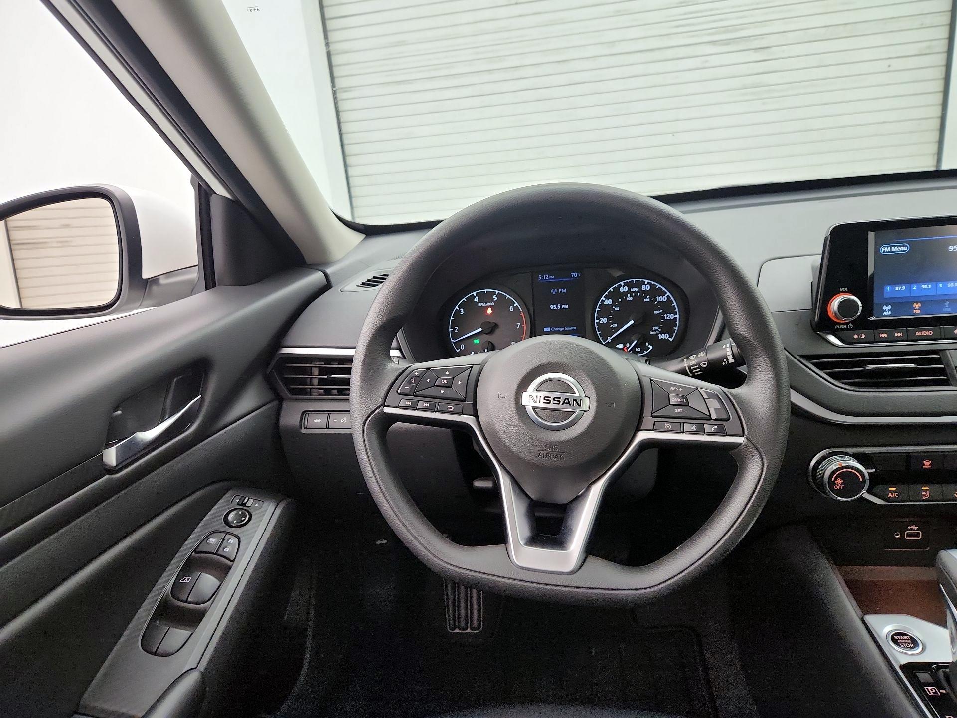 Thumbnail: 2022 Nissan Altima - 10