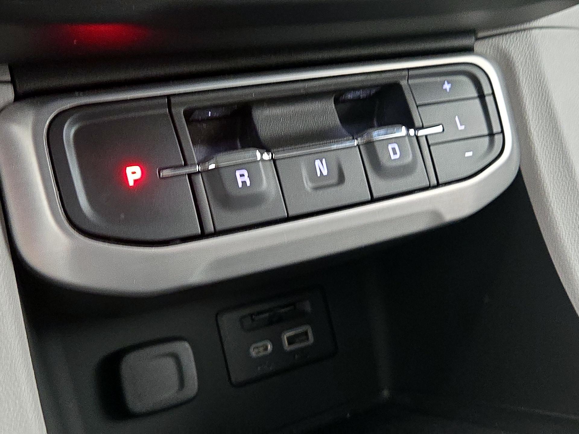 Thumbnail: 2023 GMC Acadia - 18