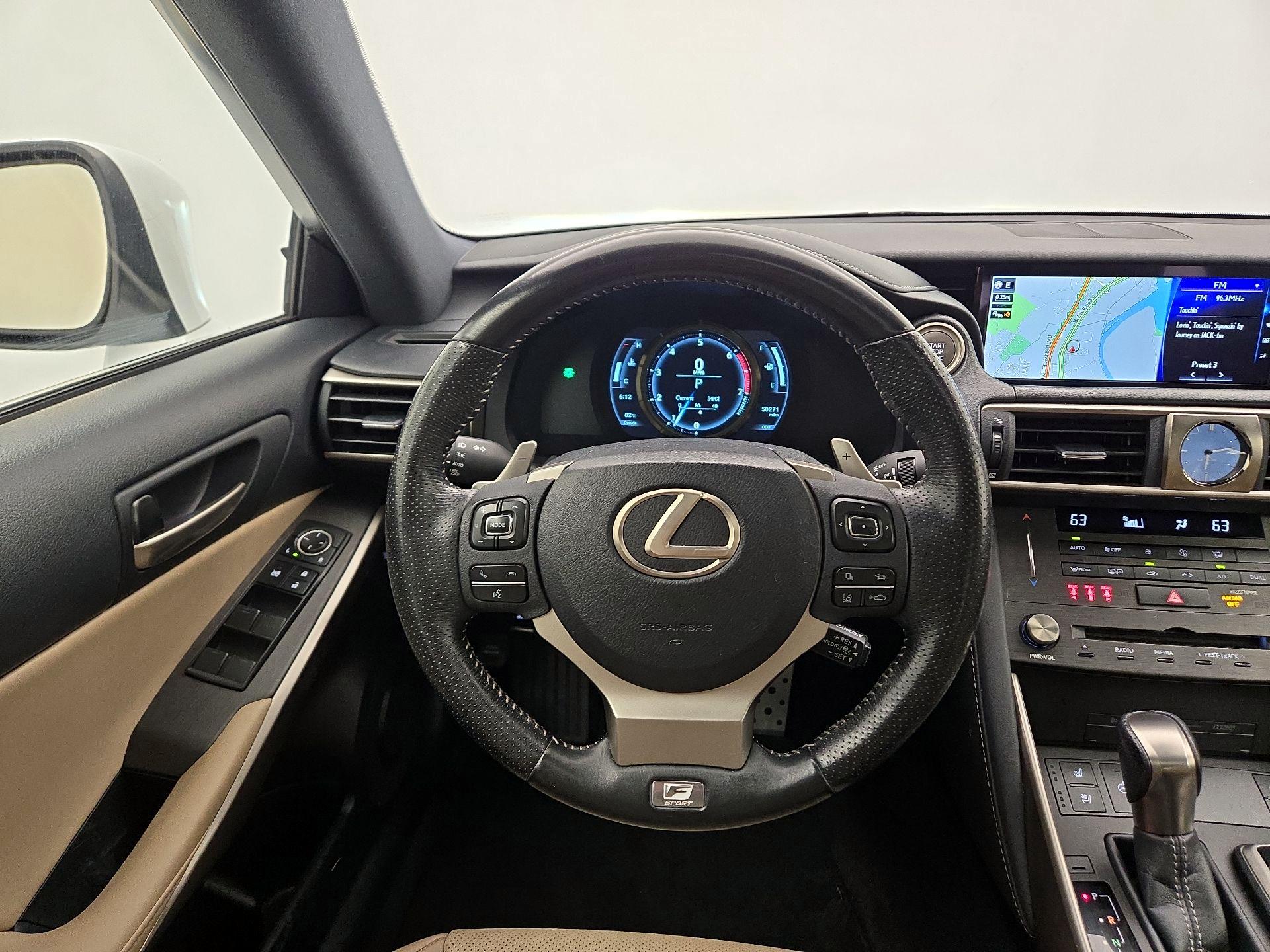 Thumbnail: 2019 Lexus IS - 10