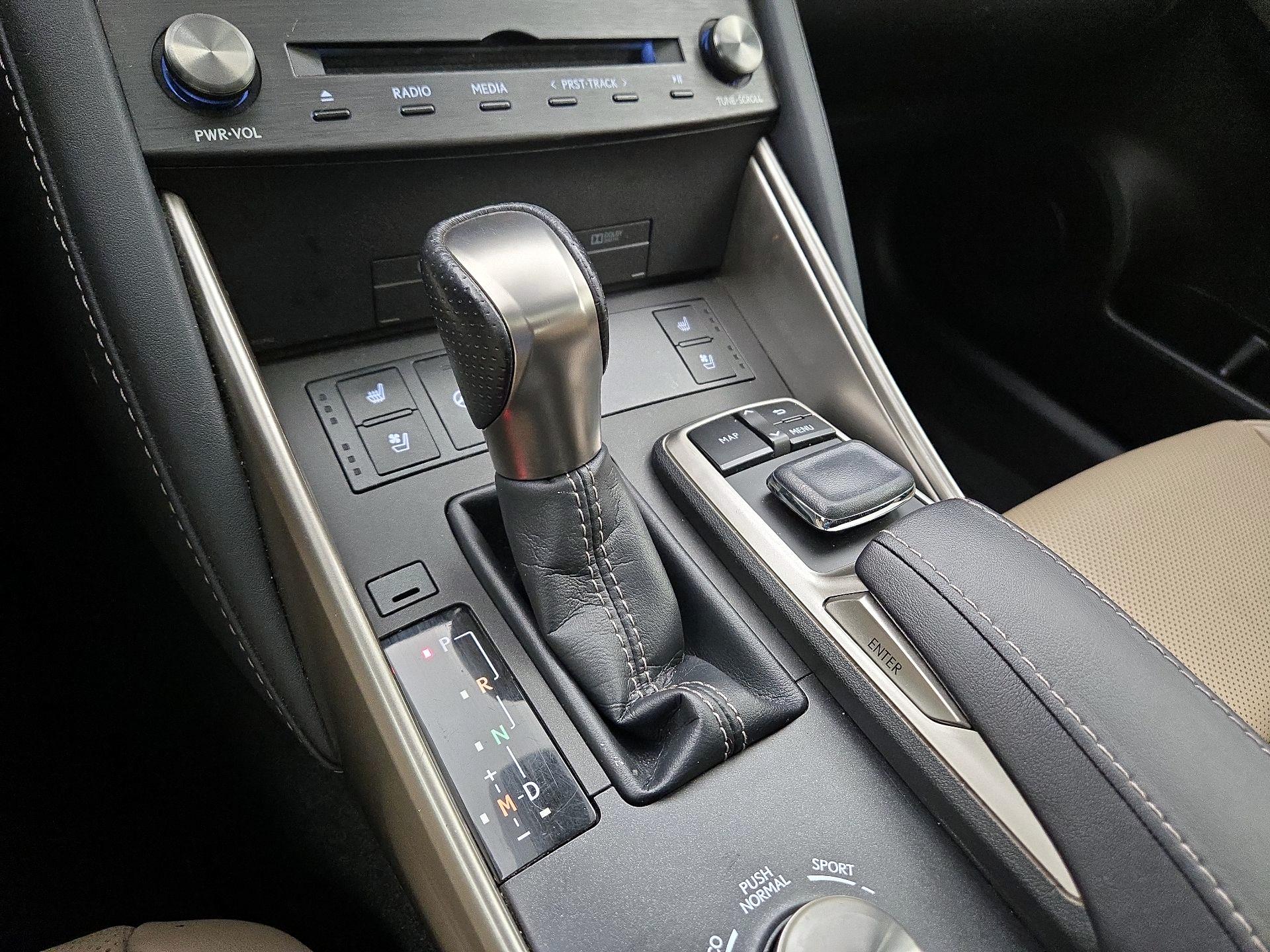 Thumbnail: 2019 Lexus IS - 18