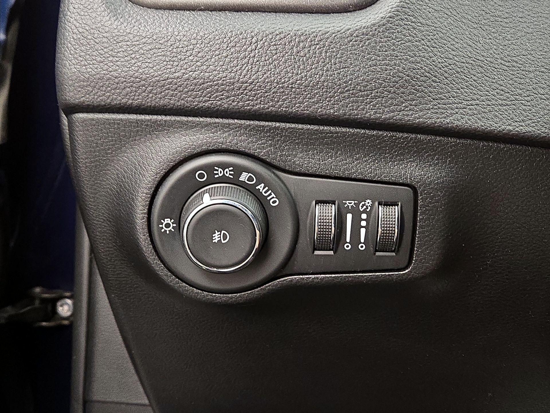 Thumbnail: 2019 Jeep Compass - 13