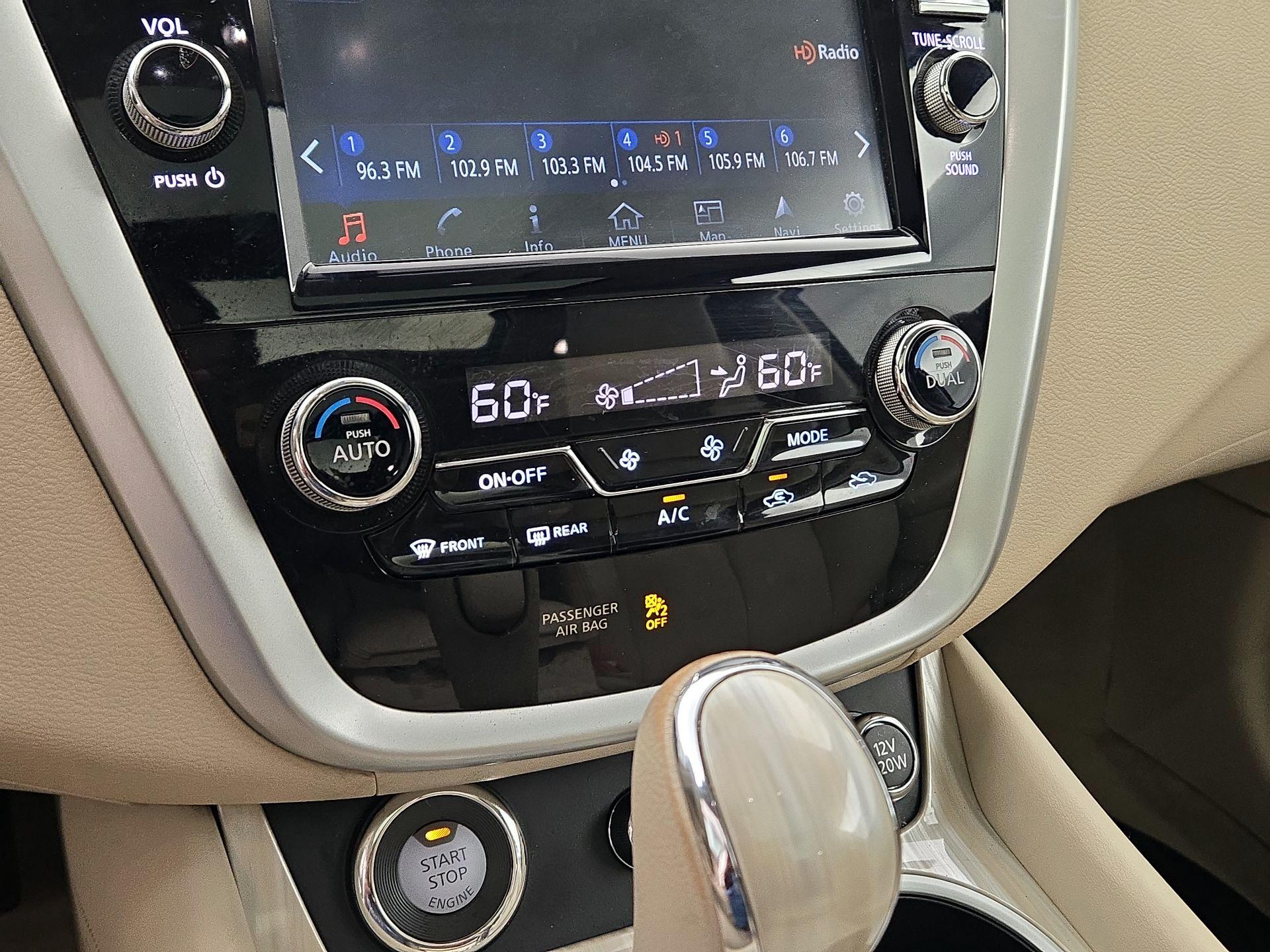 Thumbnail: 2015 Nissan Murano - 16