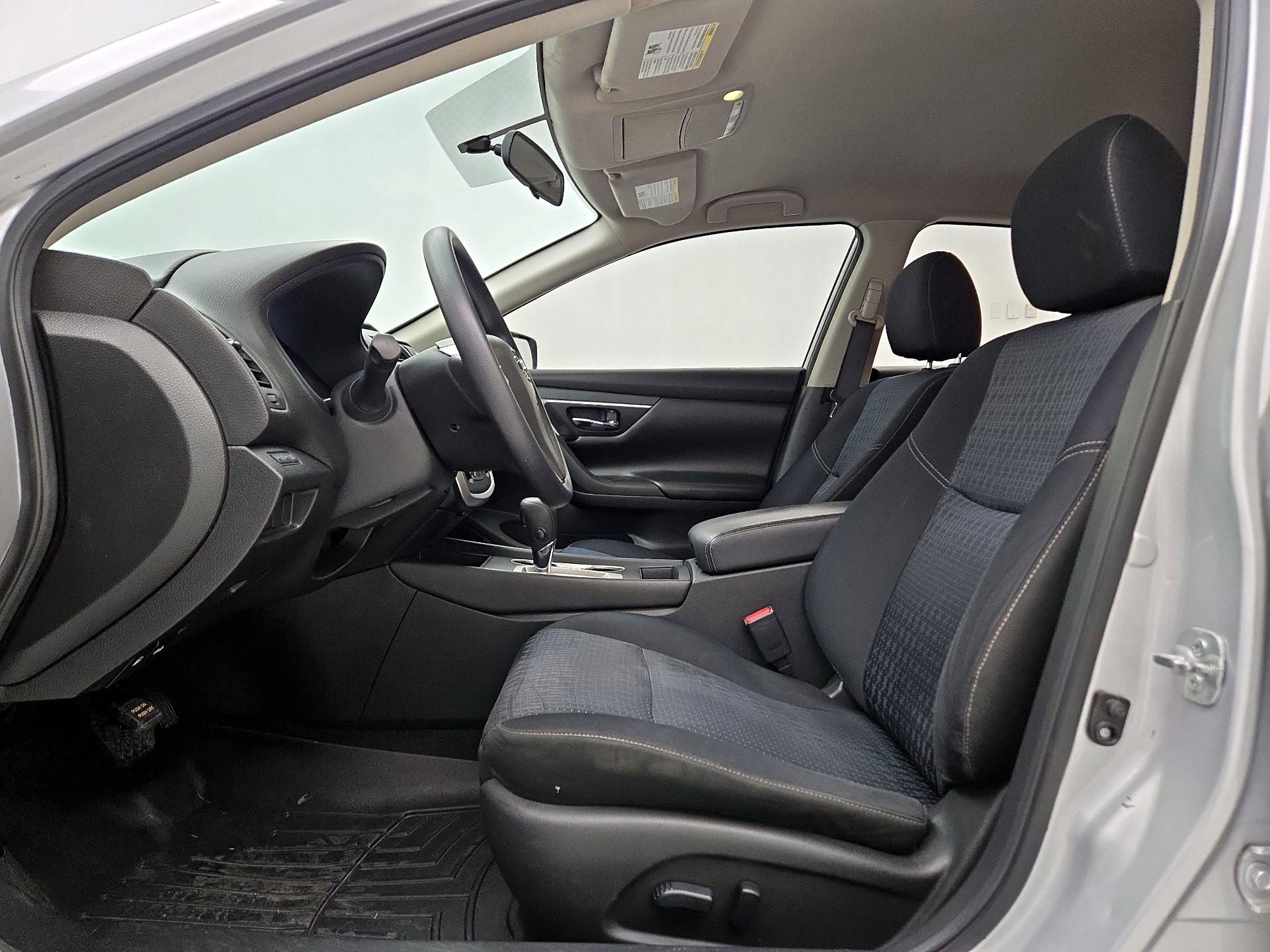 Thumbnail: 2016 Nissan Altima - 11
