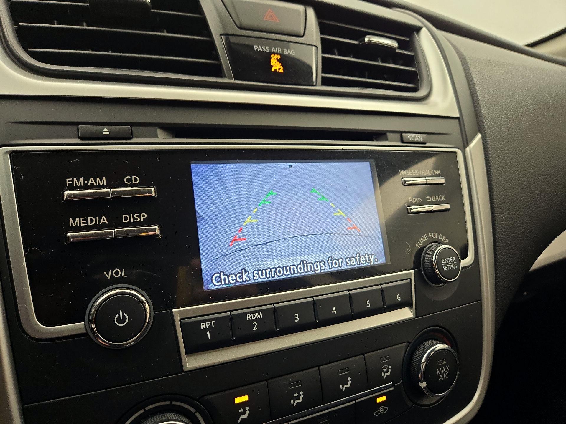 Thumbnail: 2016 Nissan Altima - 14
