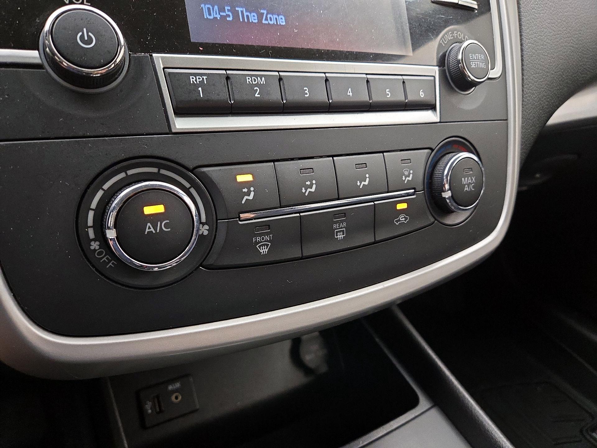 Thumbnail: 2016 Nissan Altima - 16