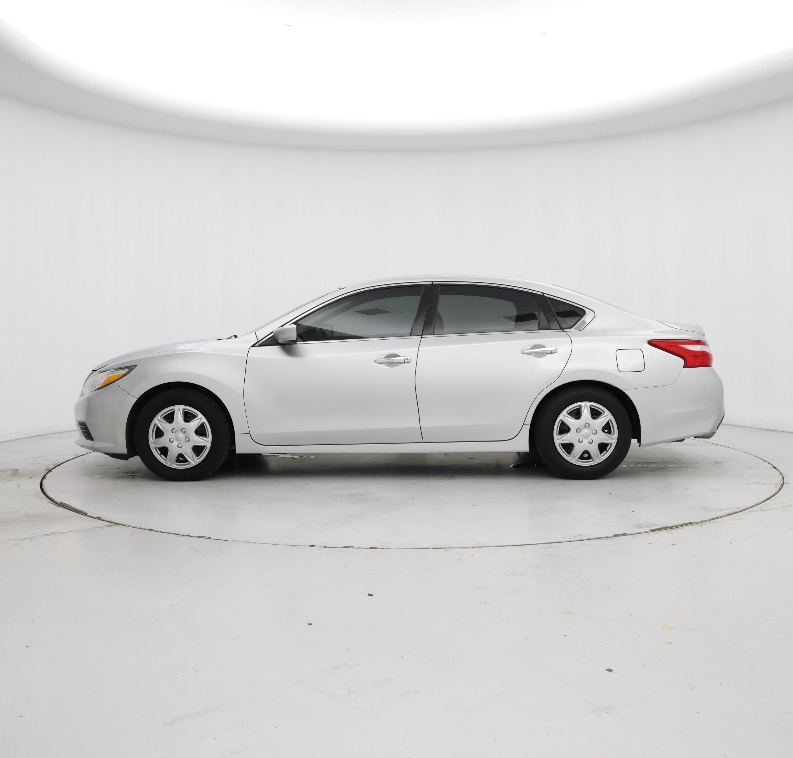 Thumbnail: 2016 Nissan Altima - 3