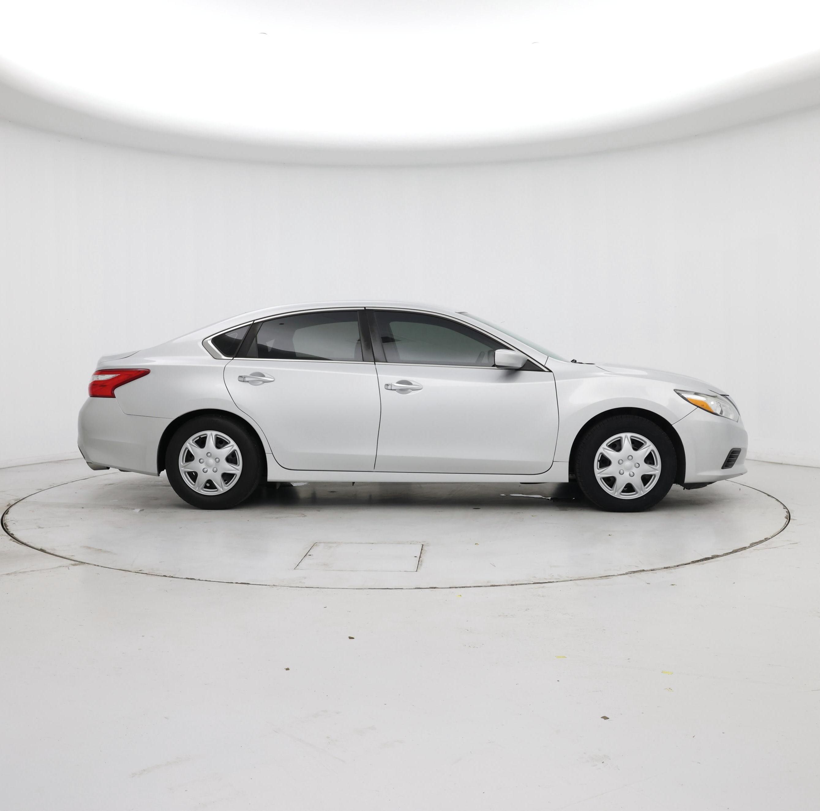 Thumbnail: 2016 Nissan Altima - 7