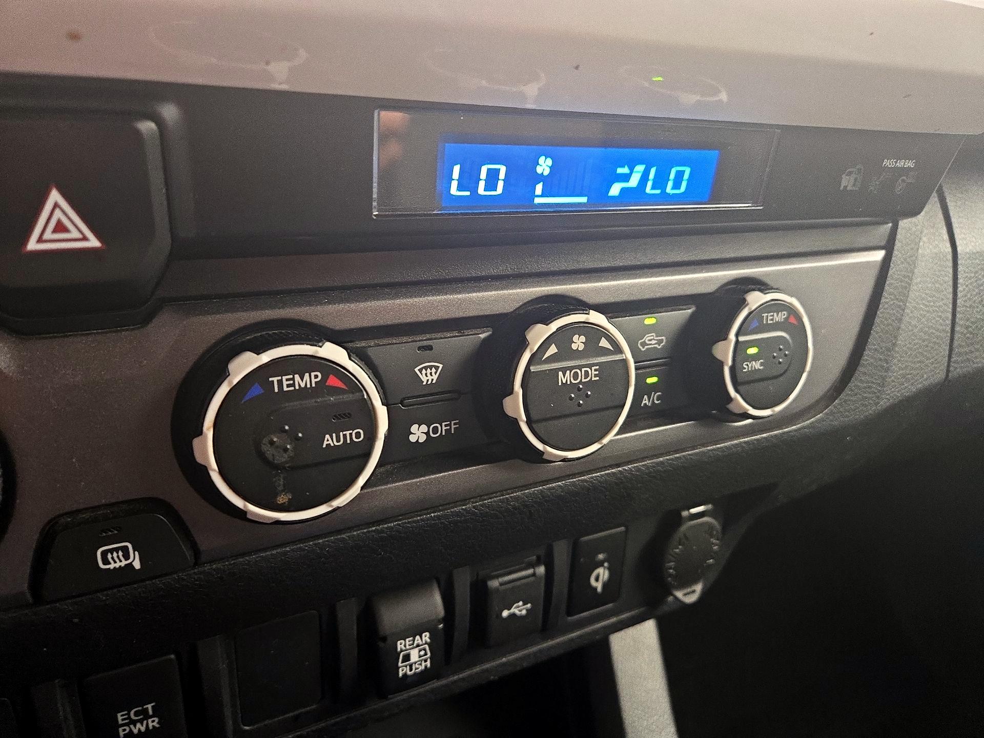 Thumbnail: 2021 Toyota Tacoma - 16