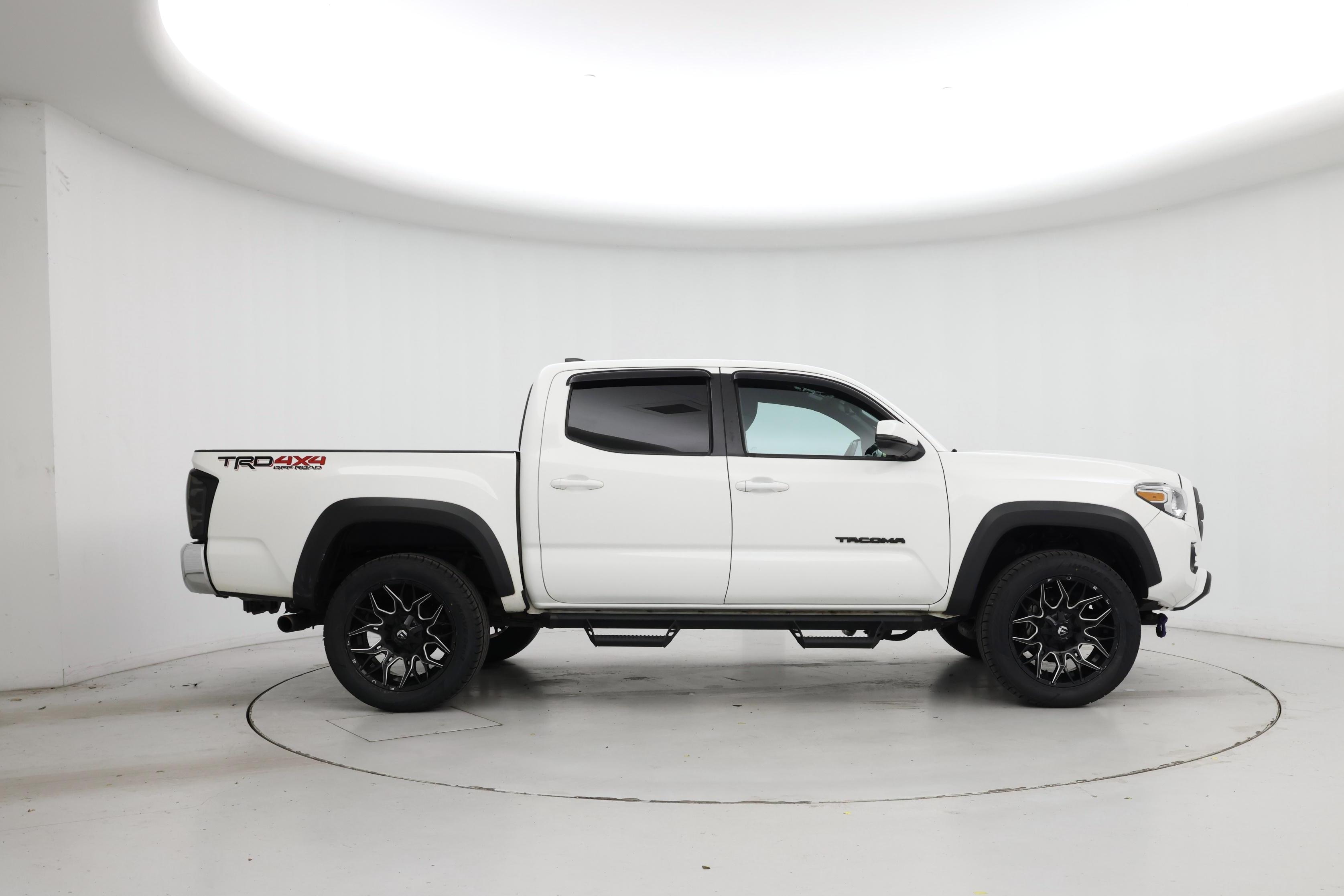 Thumbnail: 2021 Toyota Tacoma - 7