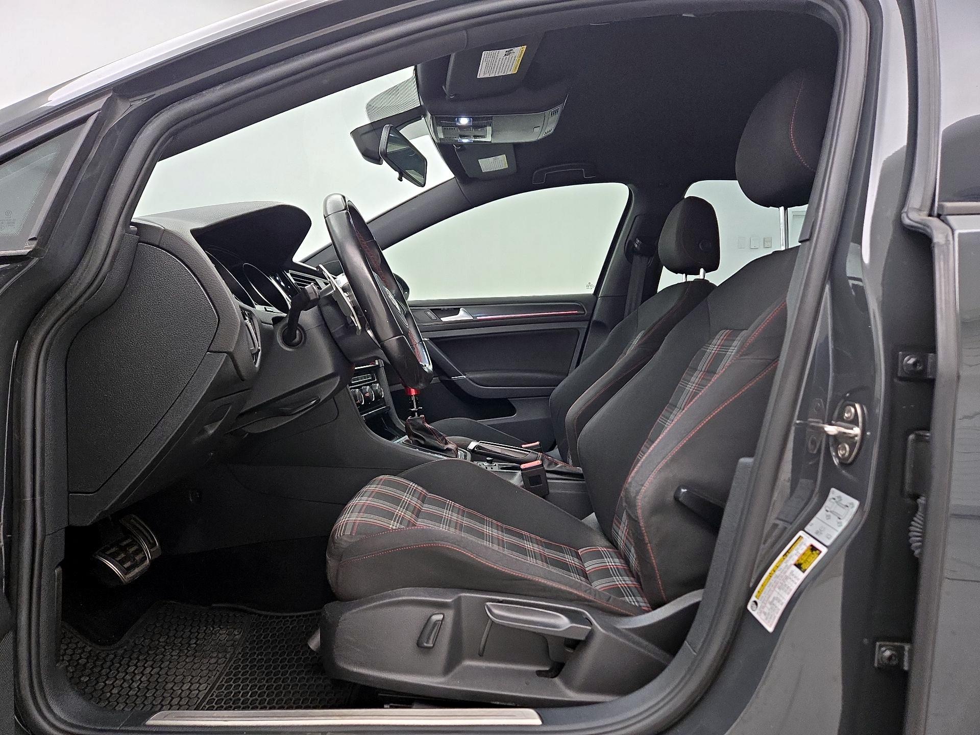 Thumbnail: 2019 Volkswagen Golf - 11