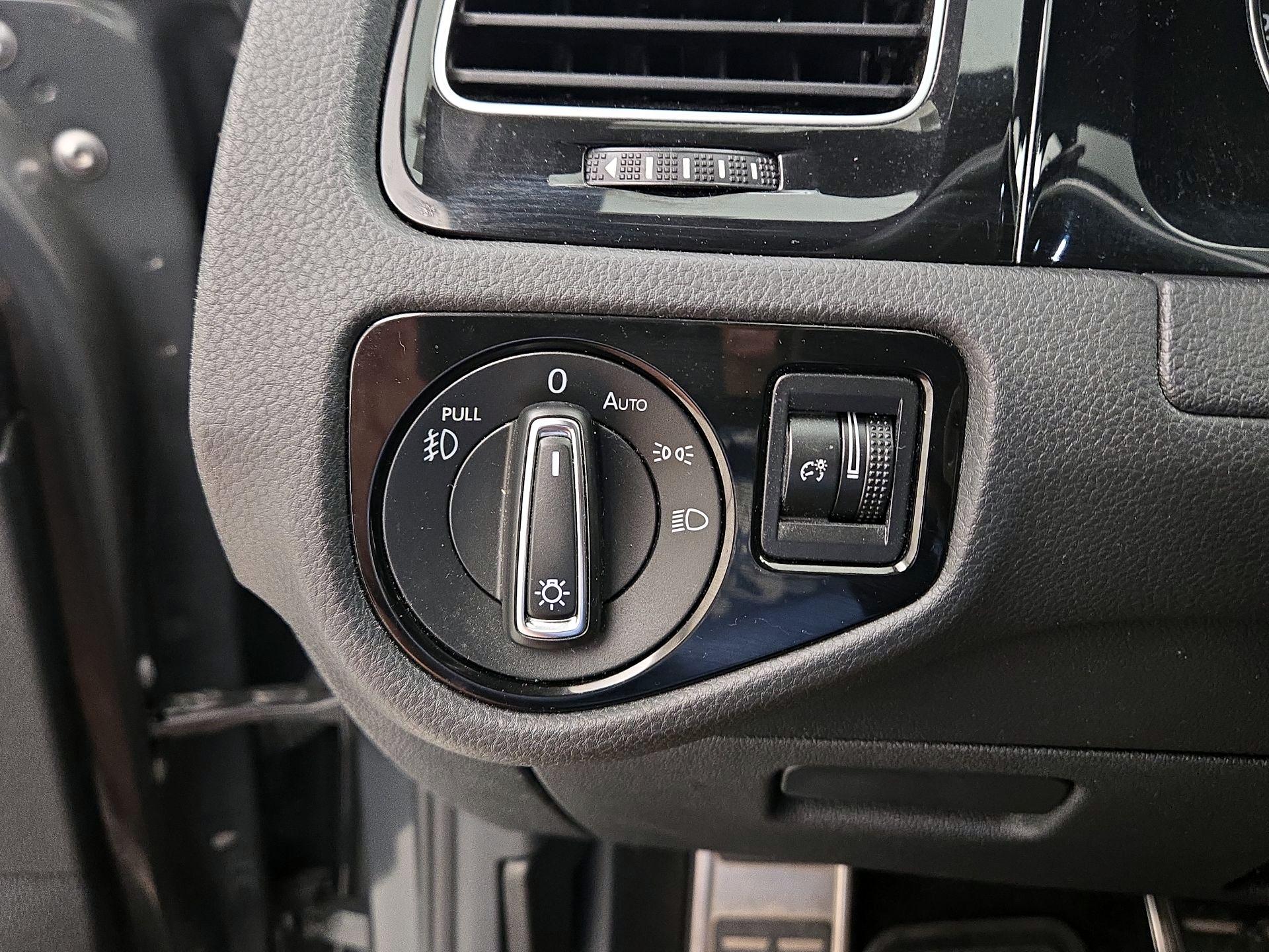 Thumbnail: 2019 Volkswagen Golf - 13
