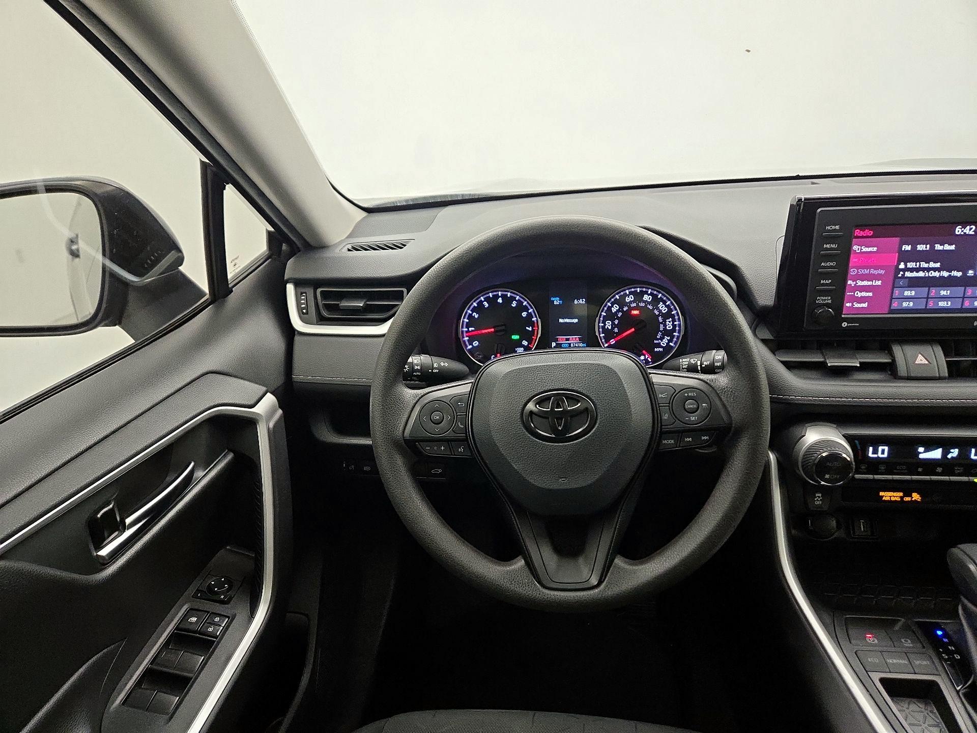 Thumbnail: 2020 Toyota RAV4 - 10
